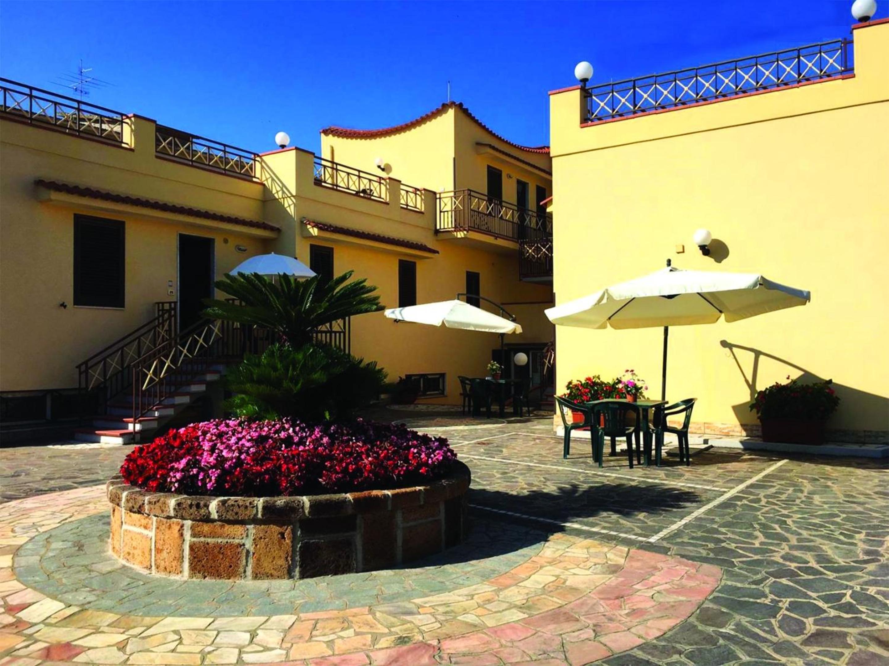Charming Apartment in Capaccio Paestum with Garden