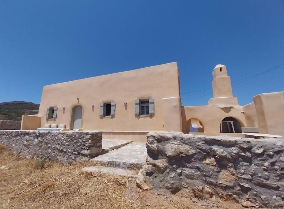 Traditional house in Kalamos