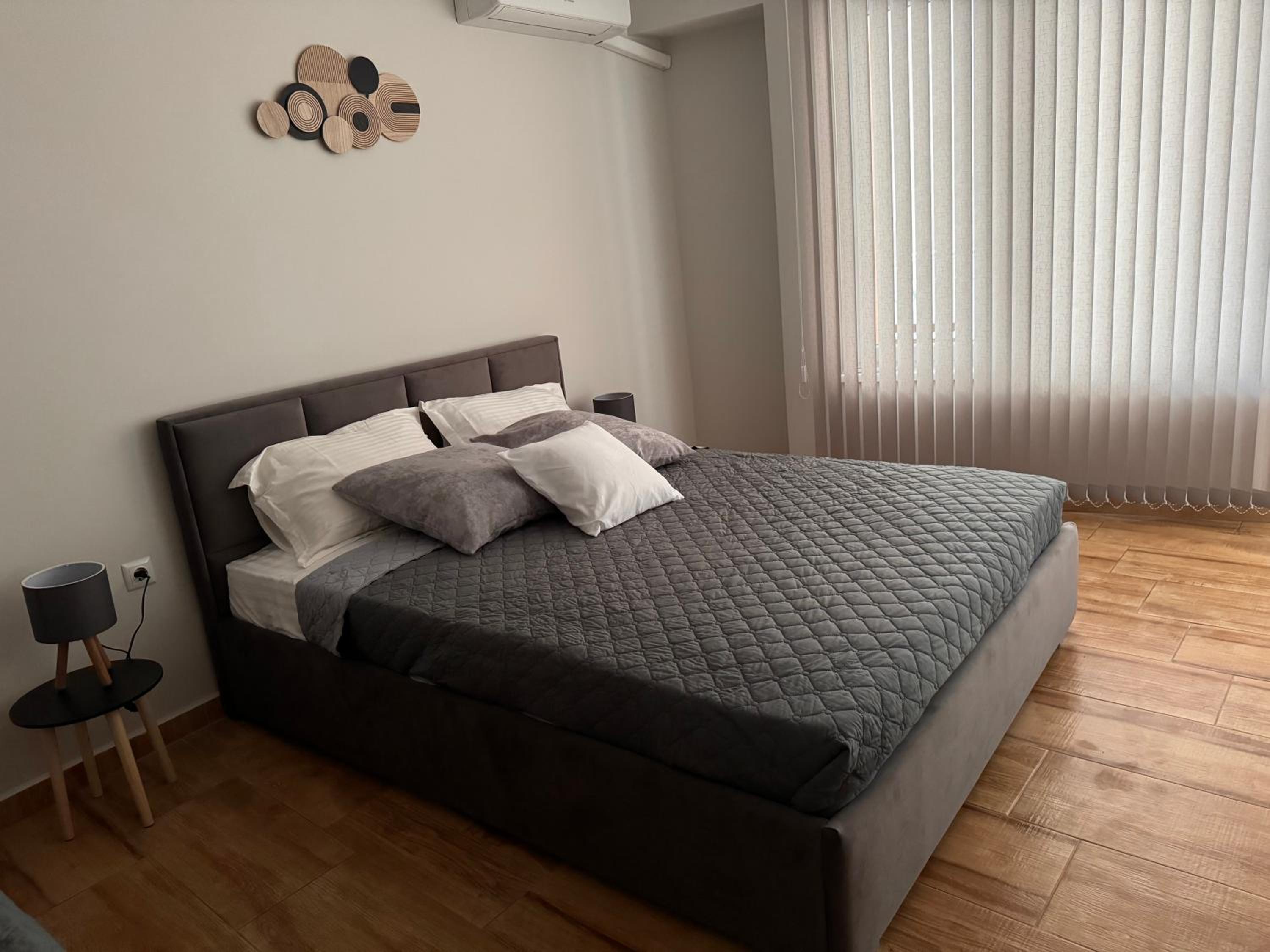 Goldy central beach apartment with private garden Burgas