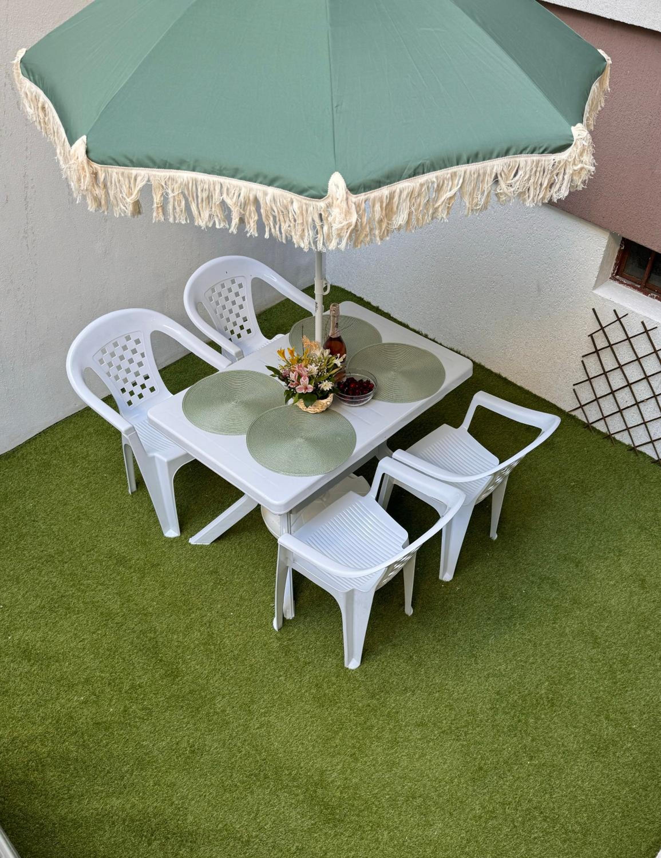 Goldy central beach apartment with private garden Burgas