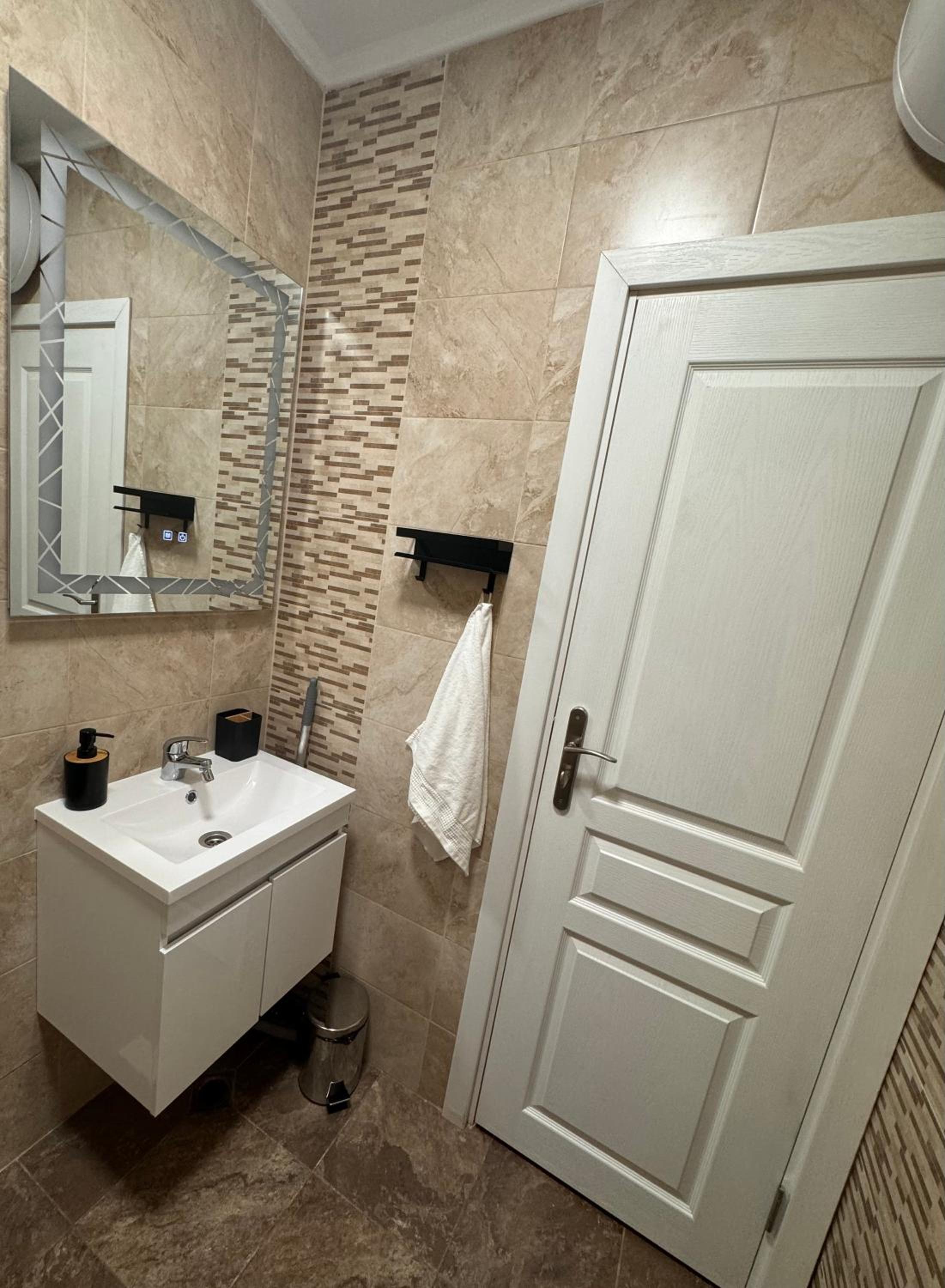 Goldy central beach apartment with private garden Burgas