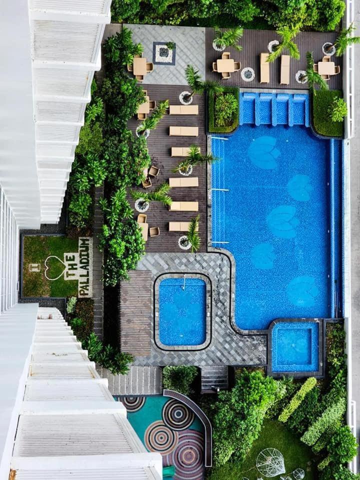Cozy condo unit at The Palladium