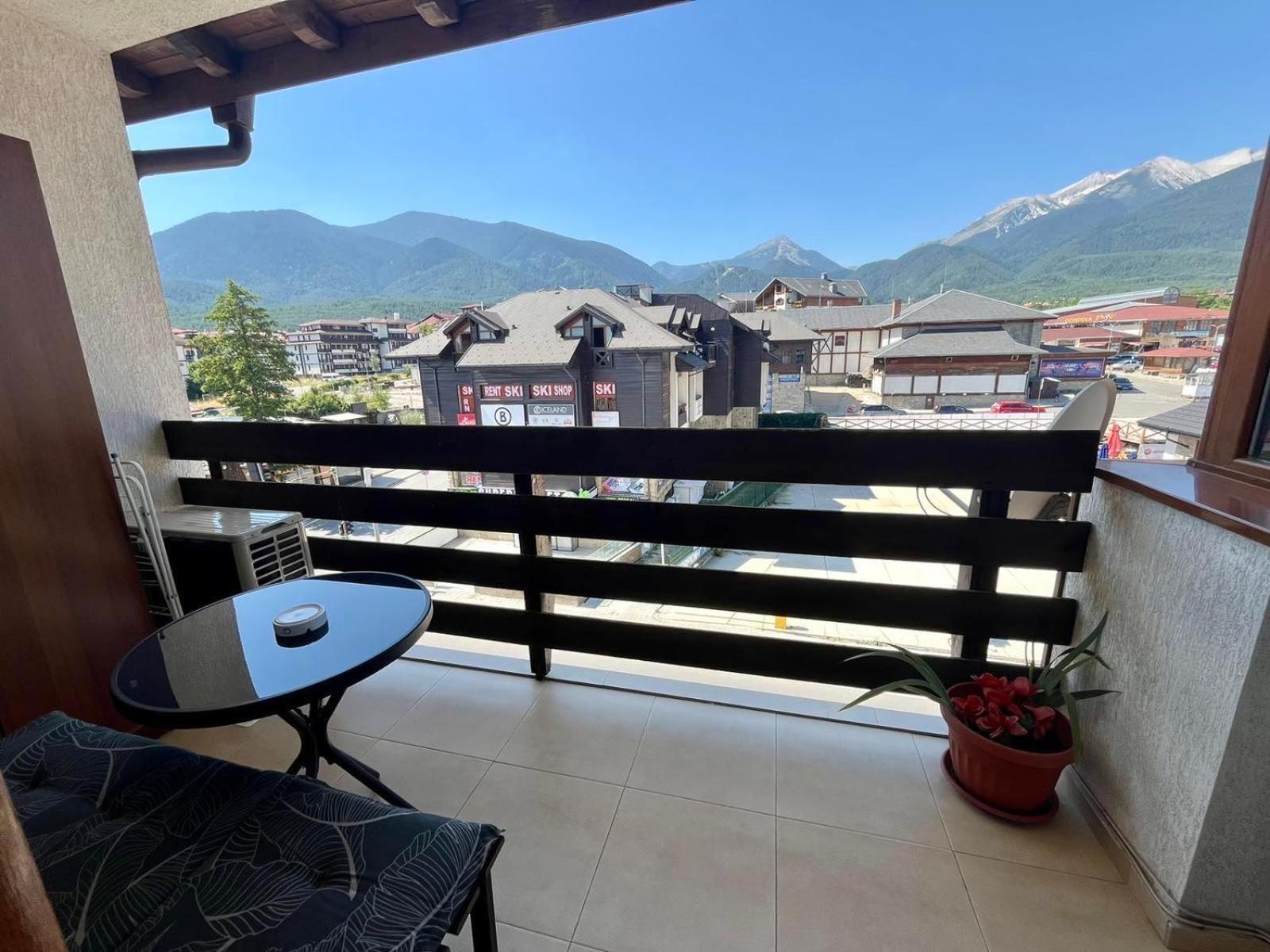 Apartament first line