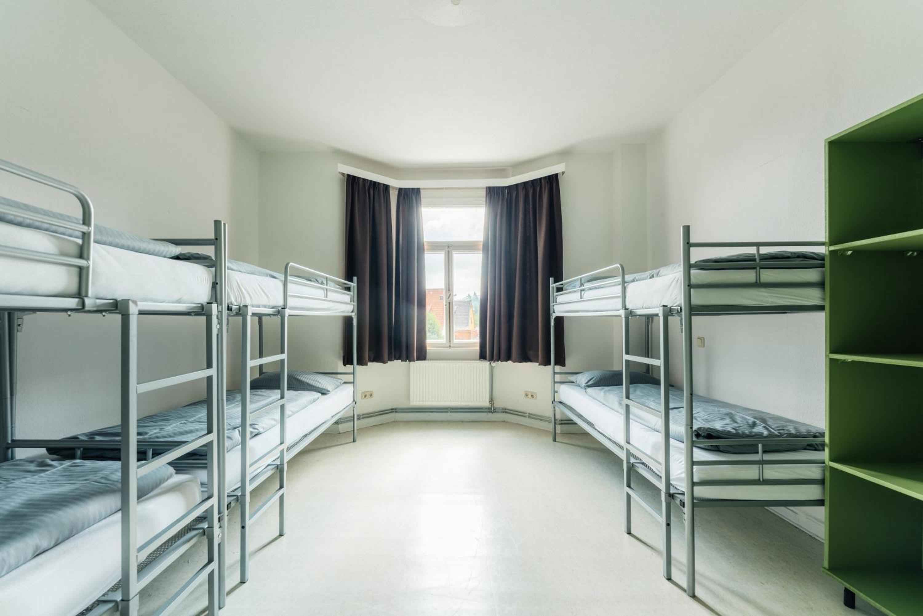 Haus Sonnblick - Gruppenhaus - bis zu 42 Personen - großer Gemeinschaftsbereich - Billiard - Soccer - Dart - Garten