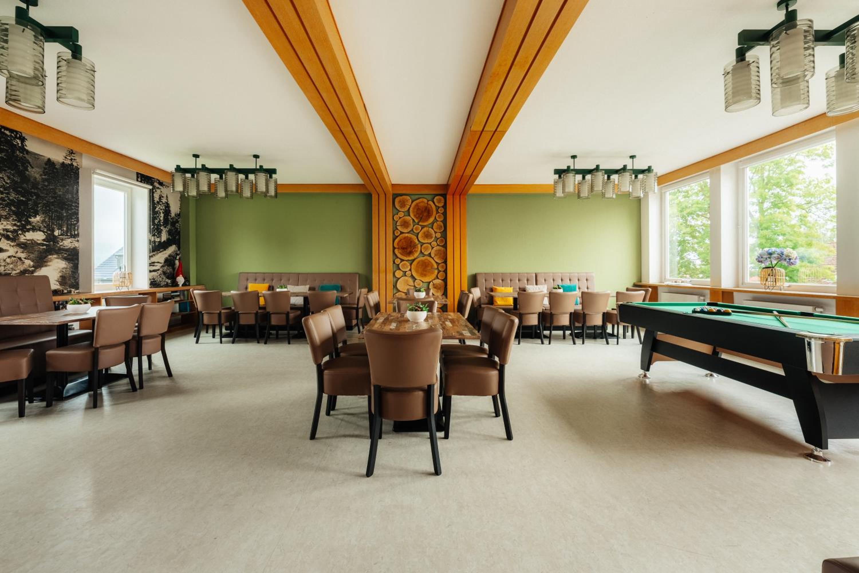Haus Sonnblick - Gruppenhaus - bis zu 42 Personen - großer Gemeinschaftsbereich - Billiard - Soccer - Dart - Garten
