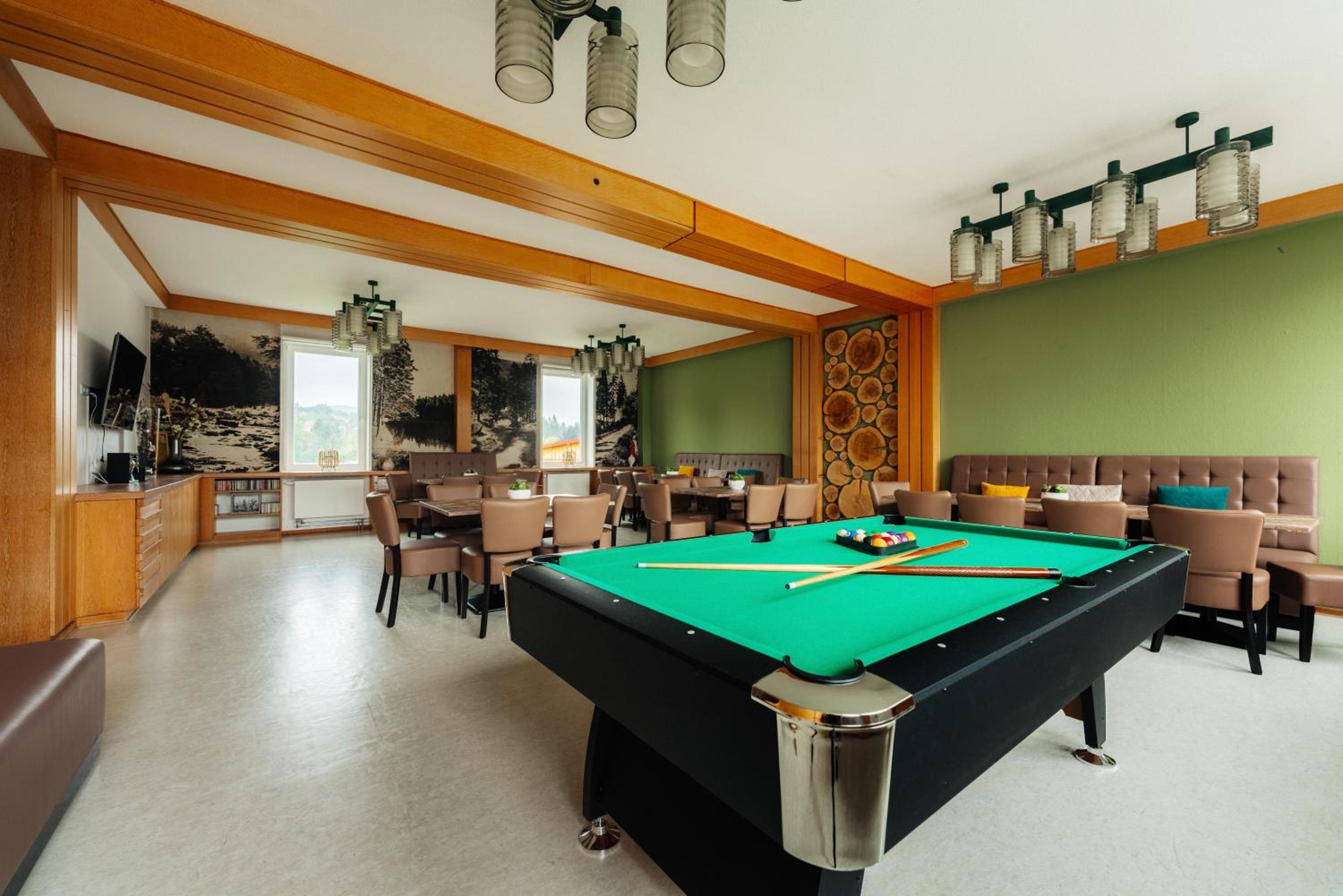 Haus Sonnblick - Gruppenhaus - bis zu 42 Personen - großer Gemeinschaftsbereich - Billiard - Soccer - Dart - Garten