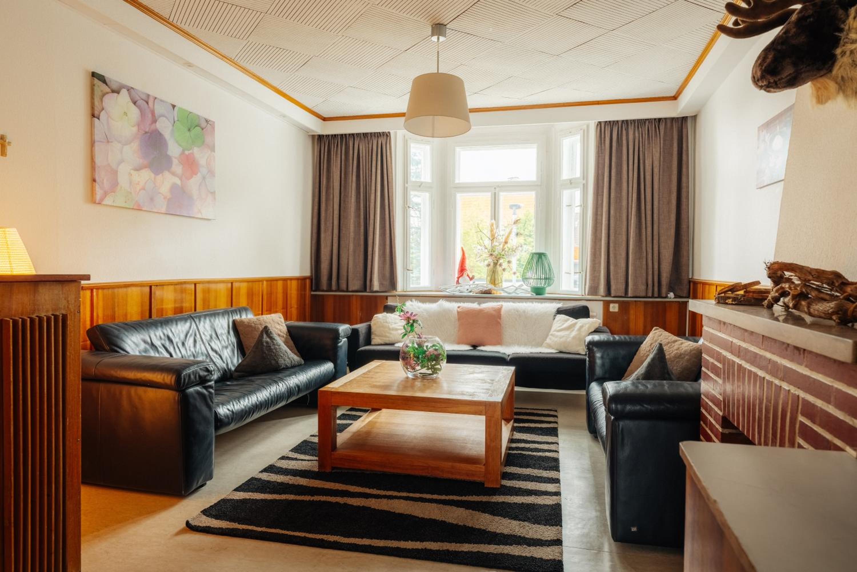 Haus Sonnblick - Gruppenhaus - bis zu 42 Personen - großer Gemeinschaftsbereich - Billiard - Soccer - Dart - Garten