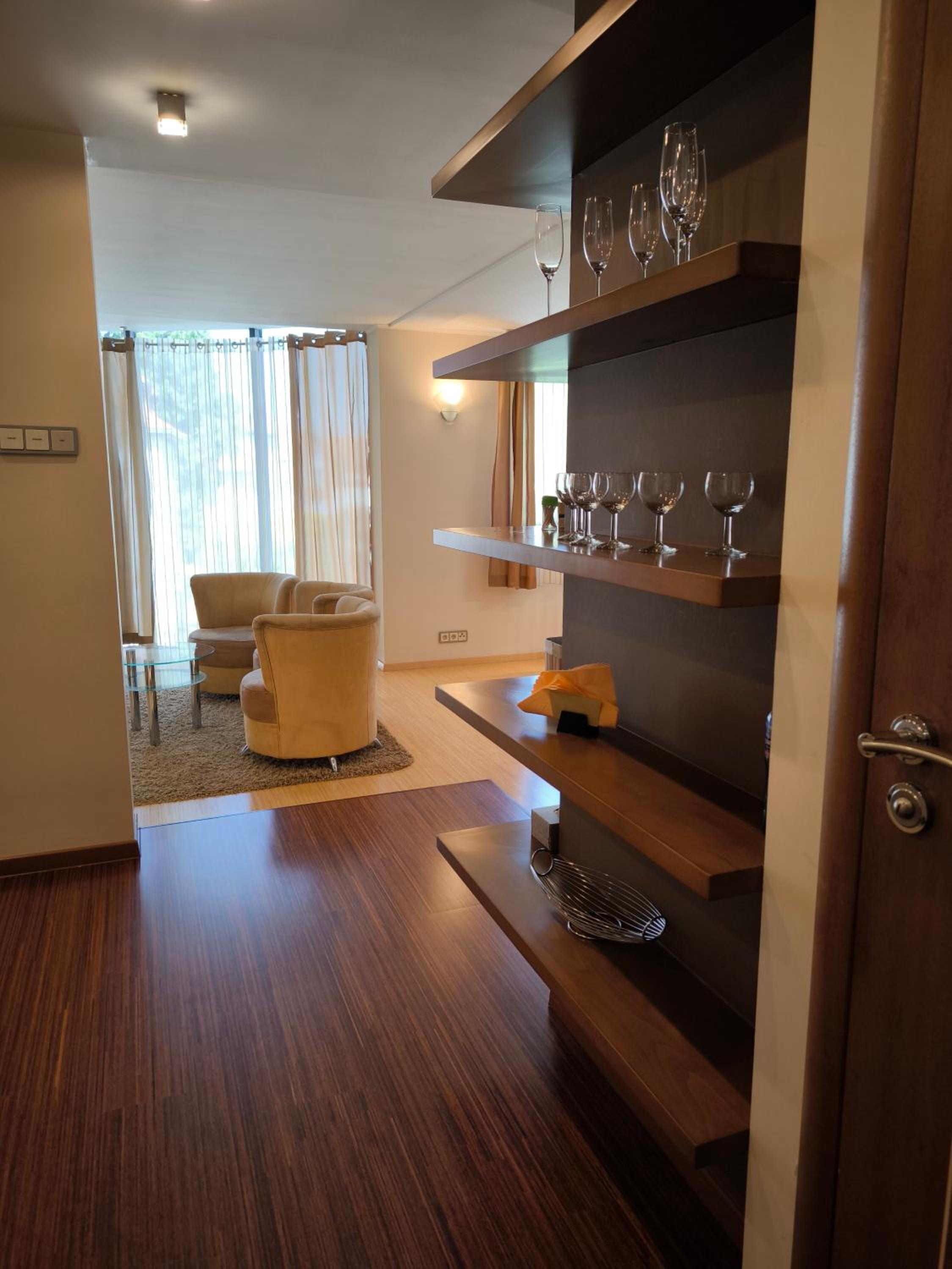 Uroczy apartament przy deptaku z parkingiem., photo 11