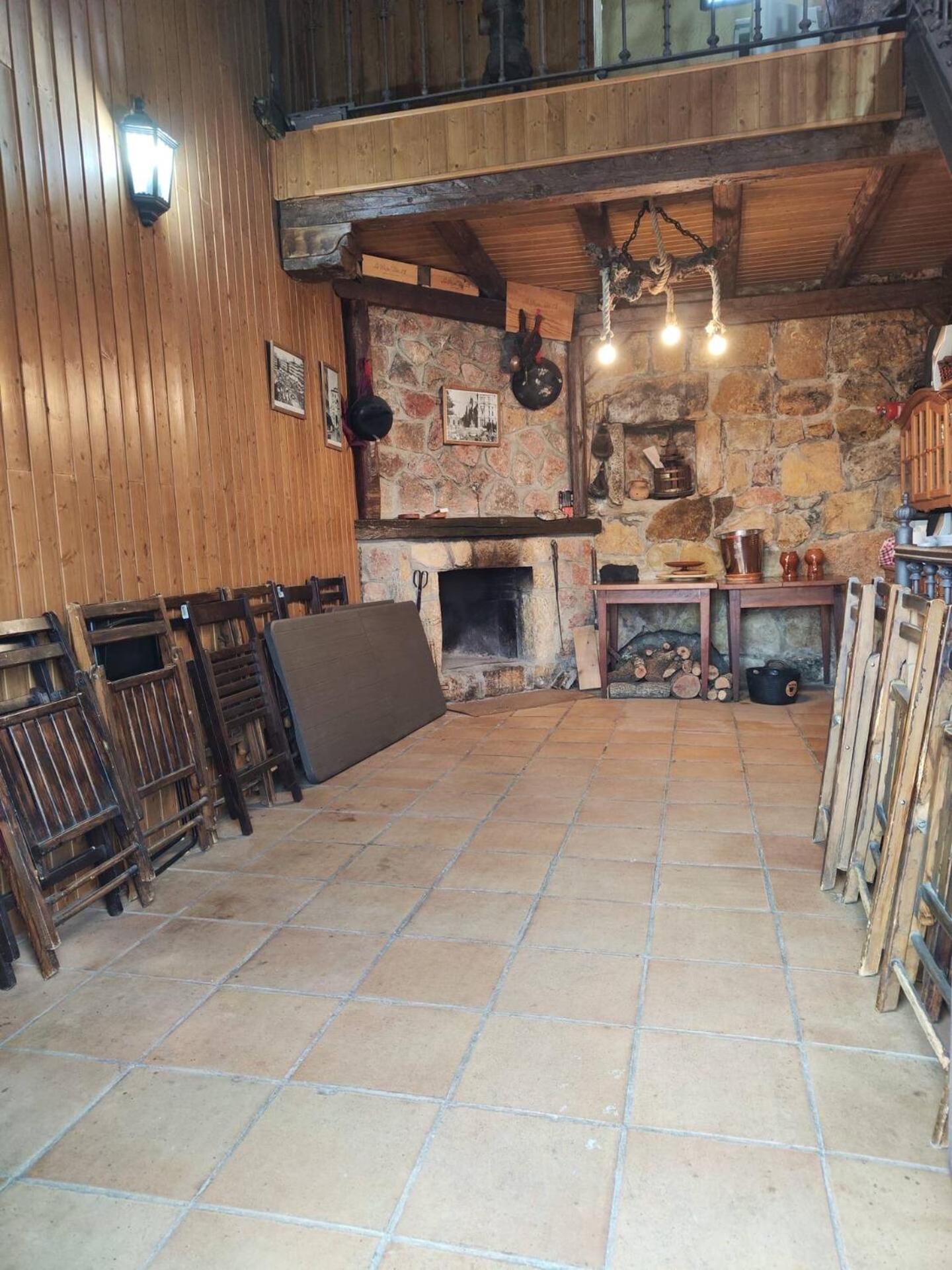 Bodega típica en El Molar sin camas ni dormitorios para celebraciones durante el día view 5