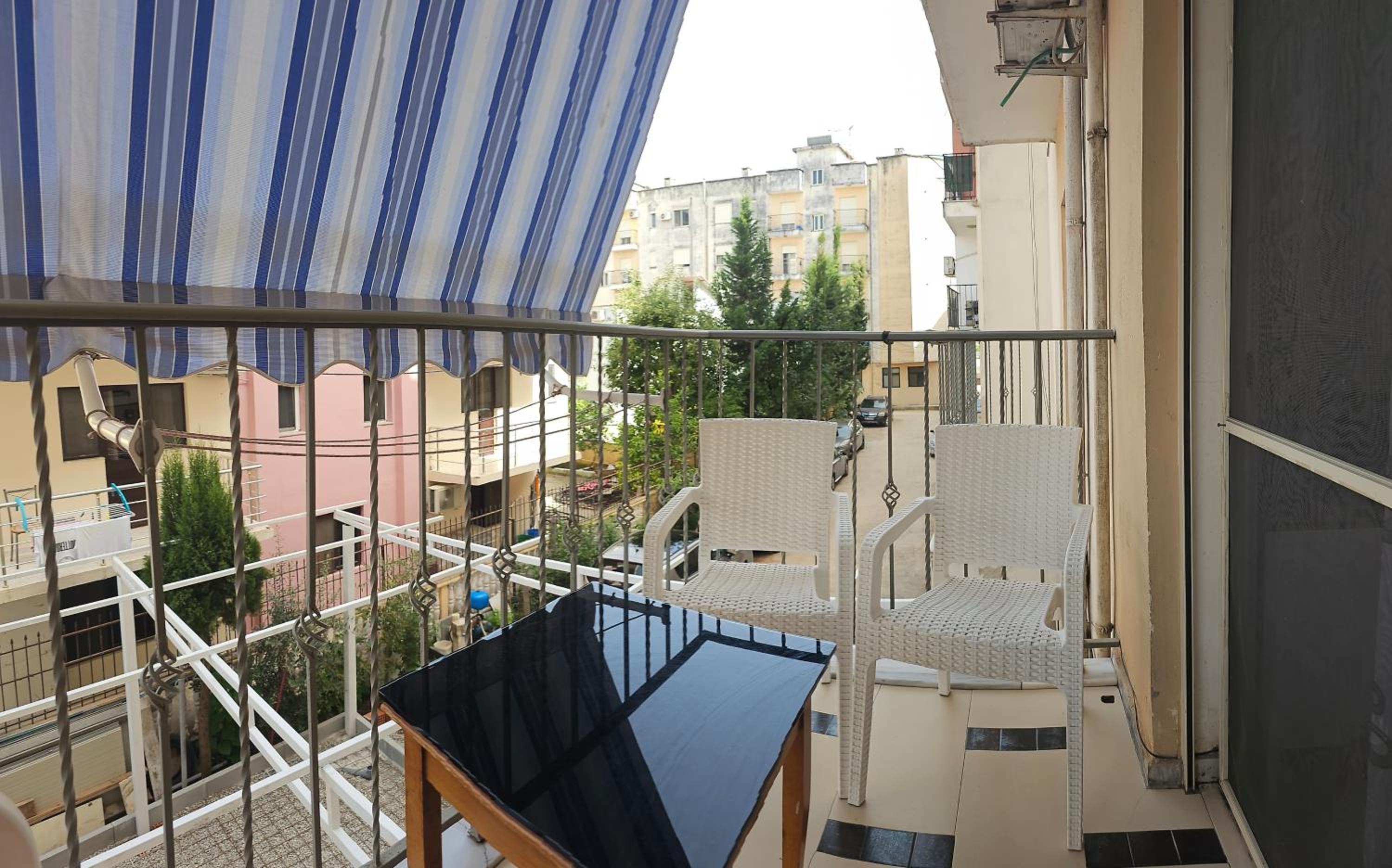 Enri Golem Apartament