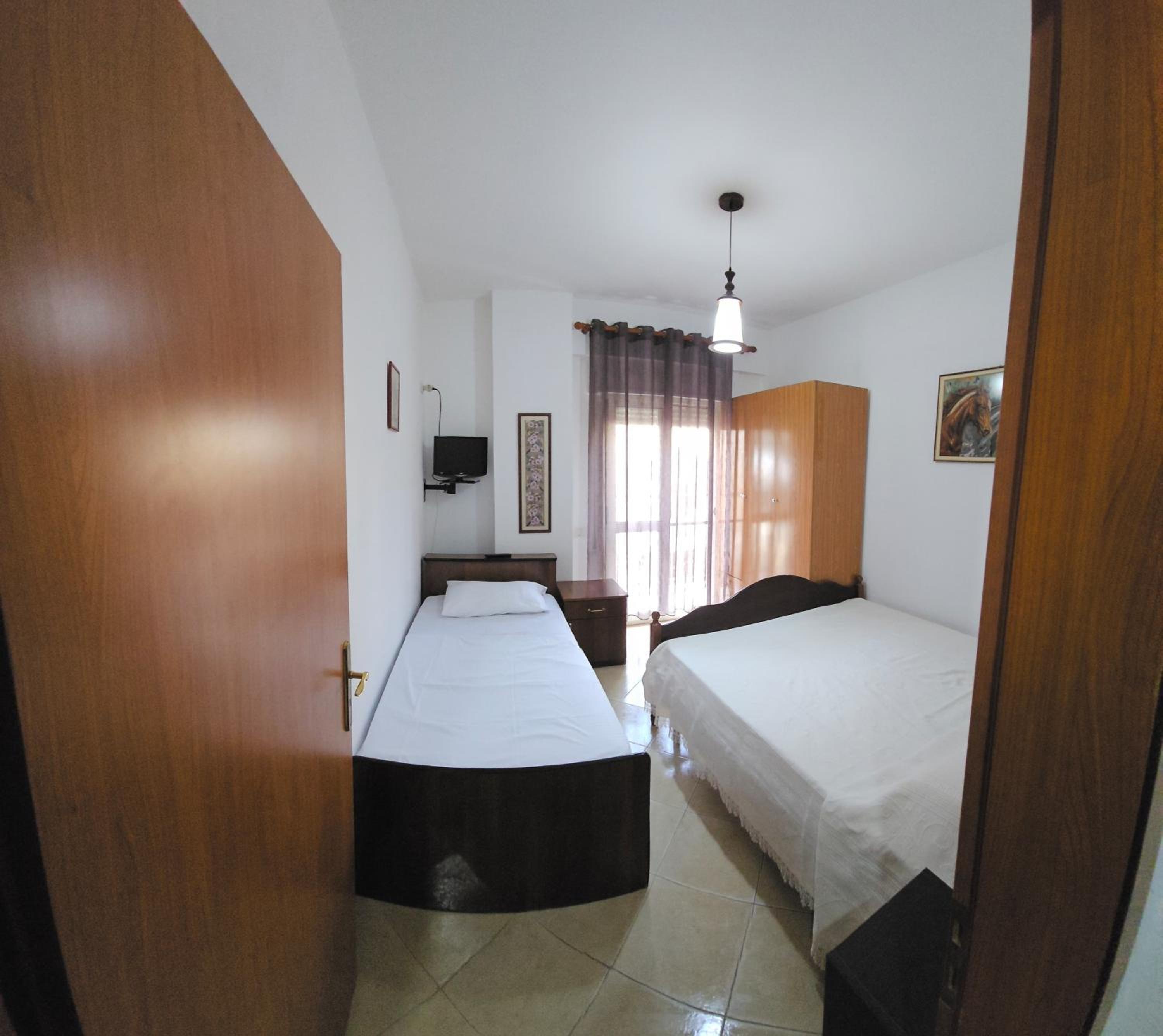 Enri Golem Apartament