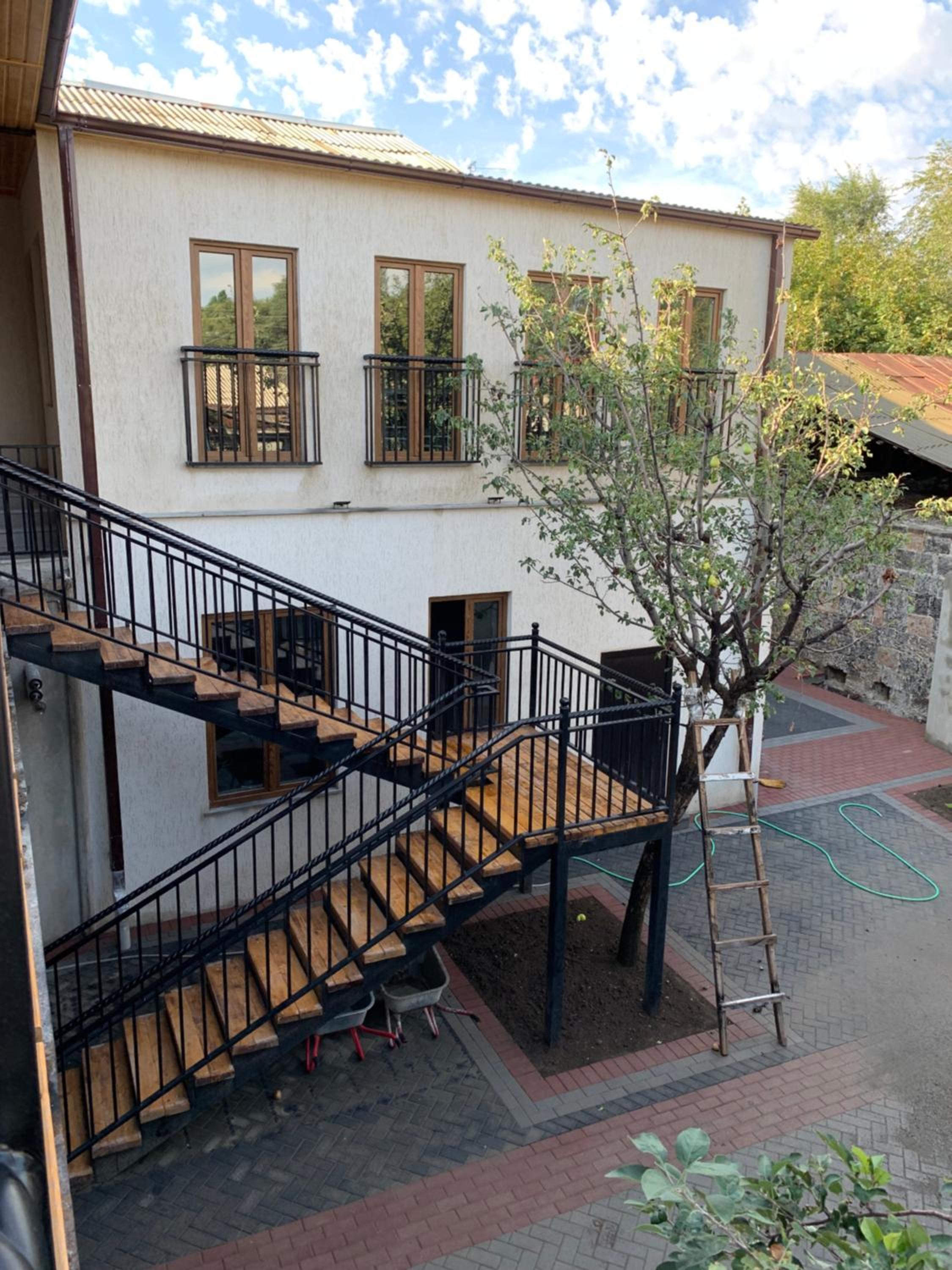 Nur Guest House