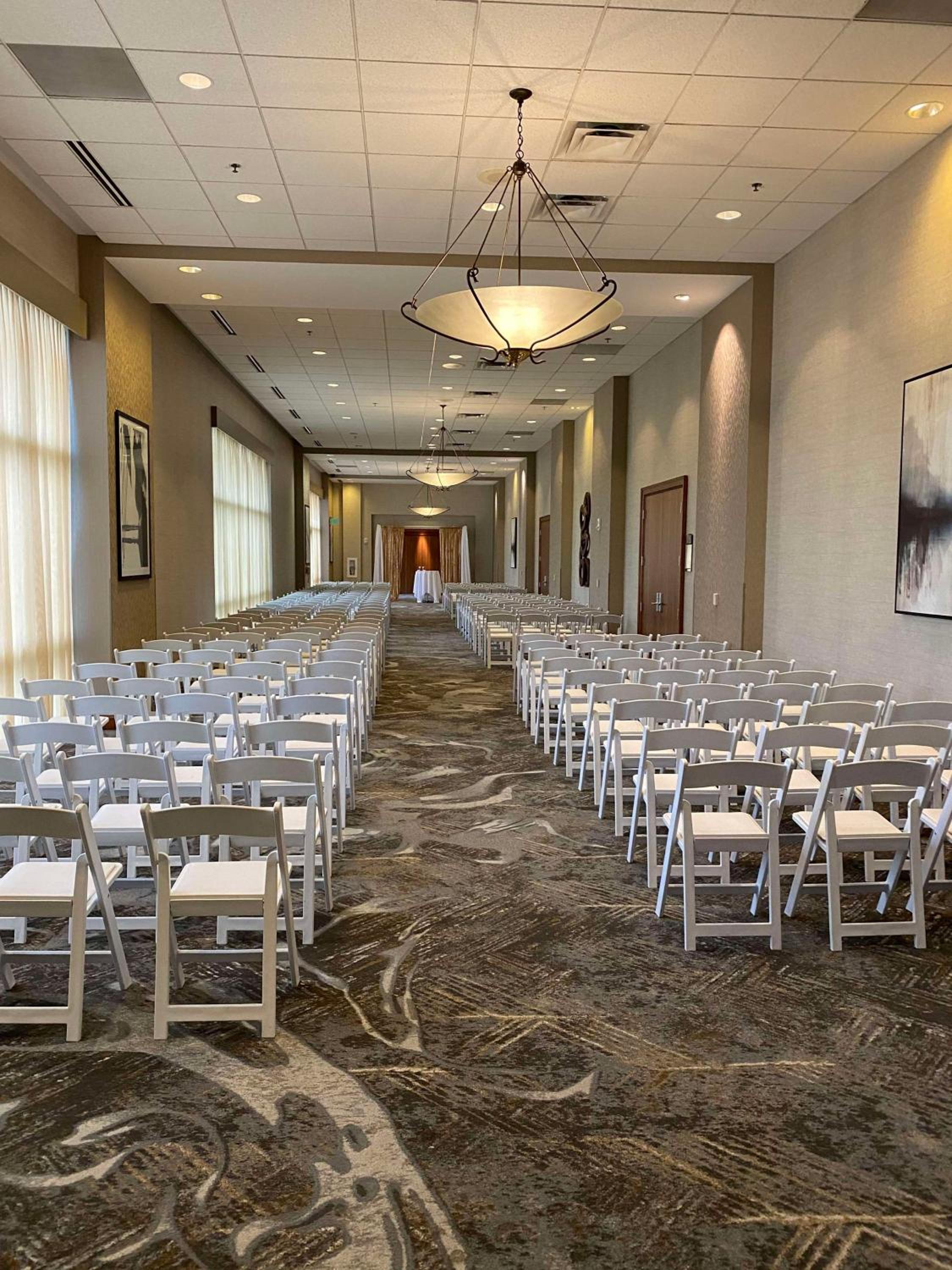 Bay City Vacations - DoubleTree by Hilton Bay City - Riverfront - Property Image 11