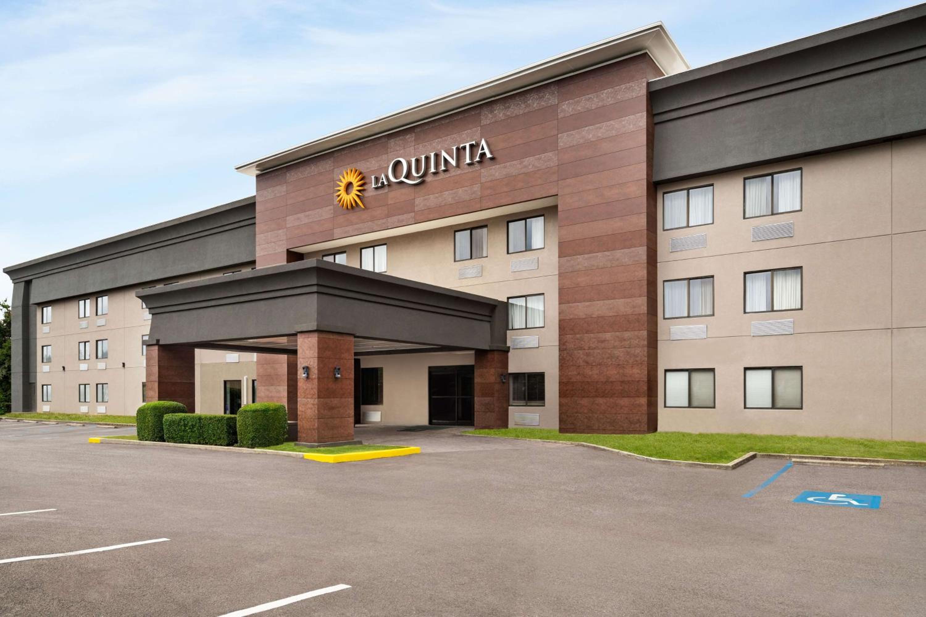 Birmingham Vacations - La Quinta Inn Birmingham - Inverness - Property Image 1