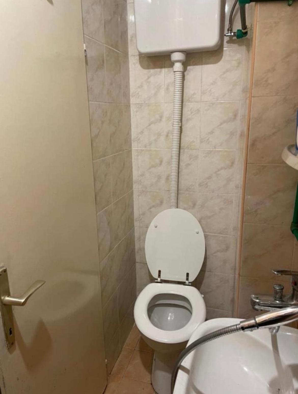 Soba sa zajednickim kupatilom