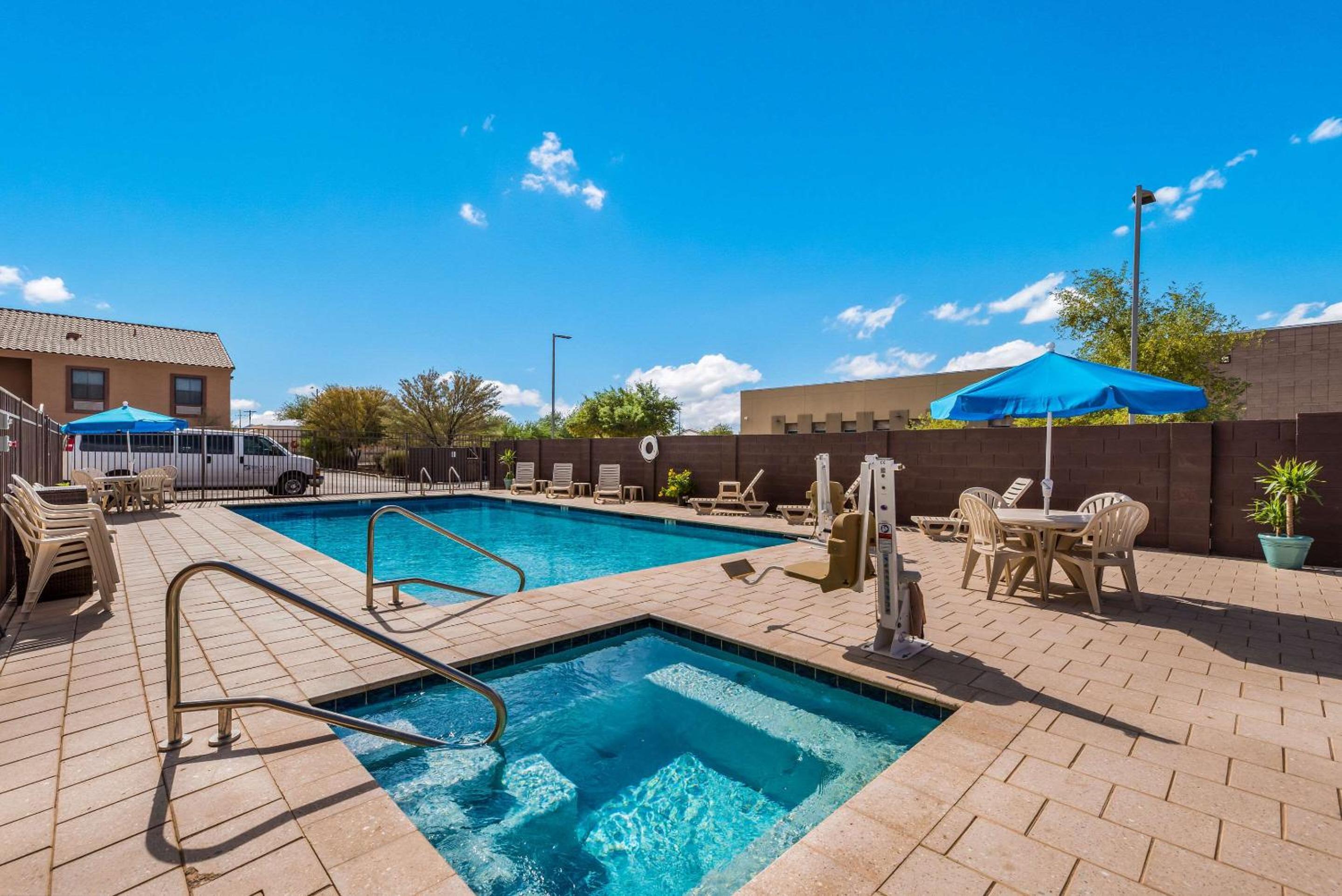 Photo 33