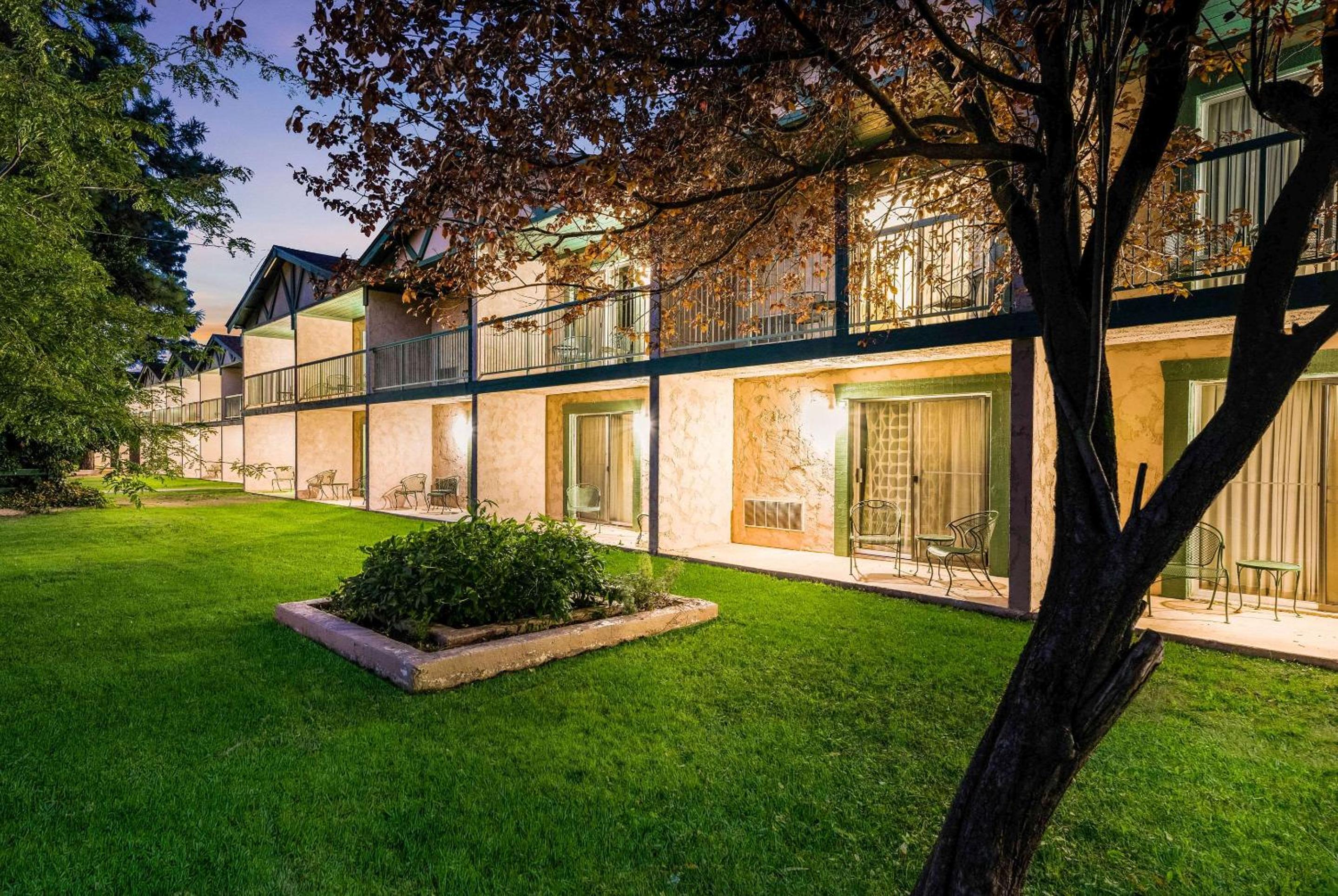 Payson Vacations - Quality Inn Payson - Property Image 46