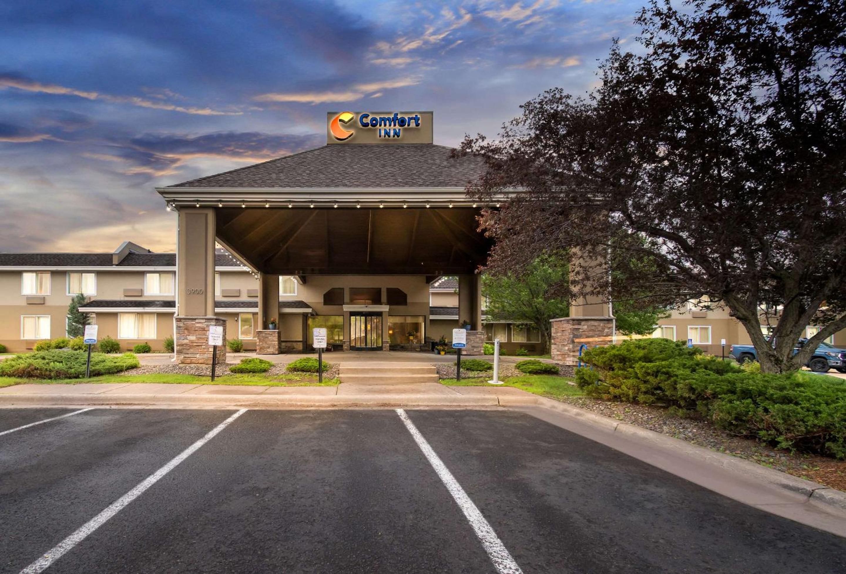 Comfort Inn Duluth West view 3