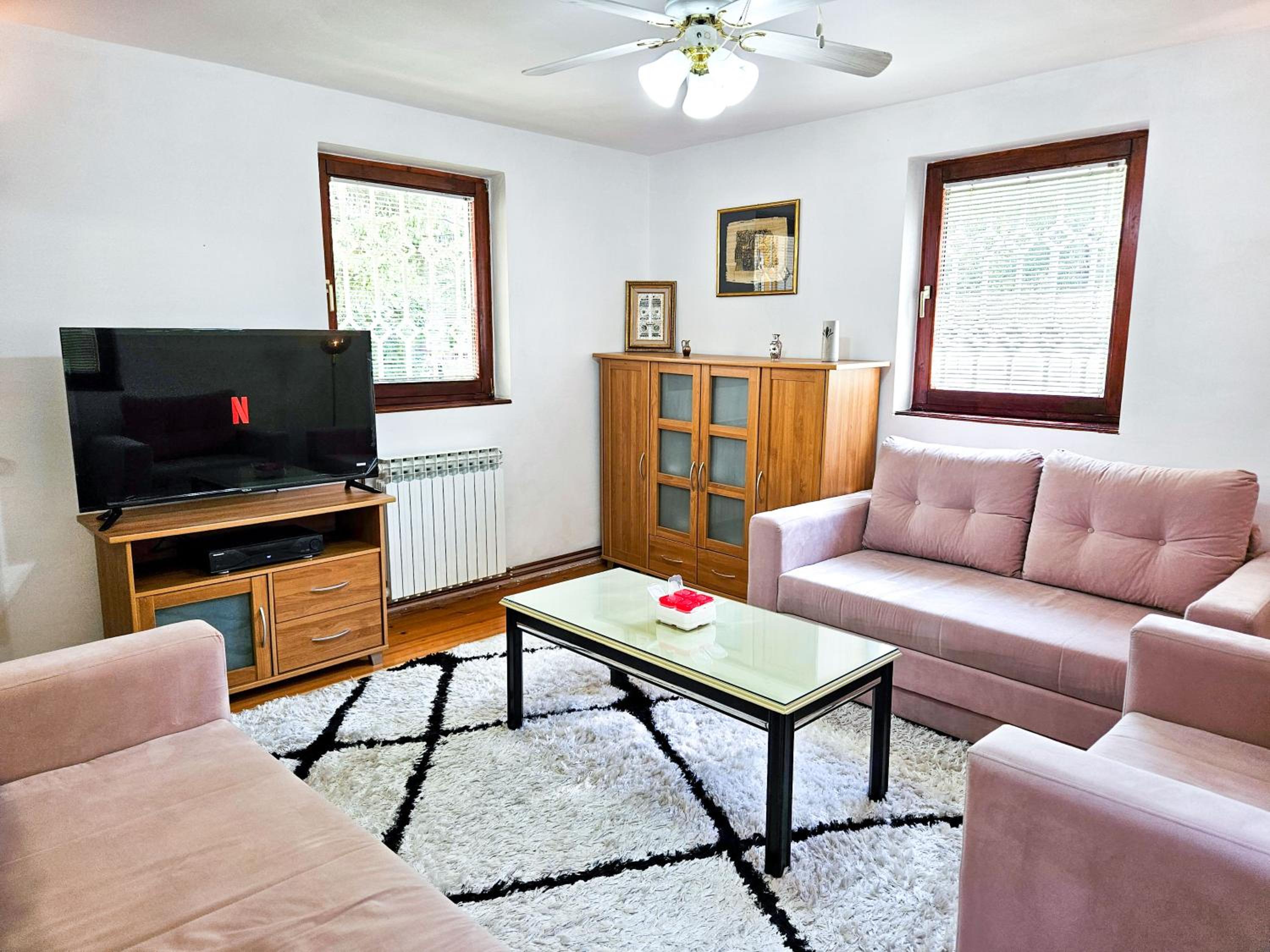 Sarajevo Pine Hideaway - Free Private Parking