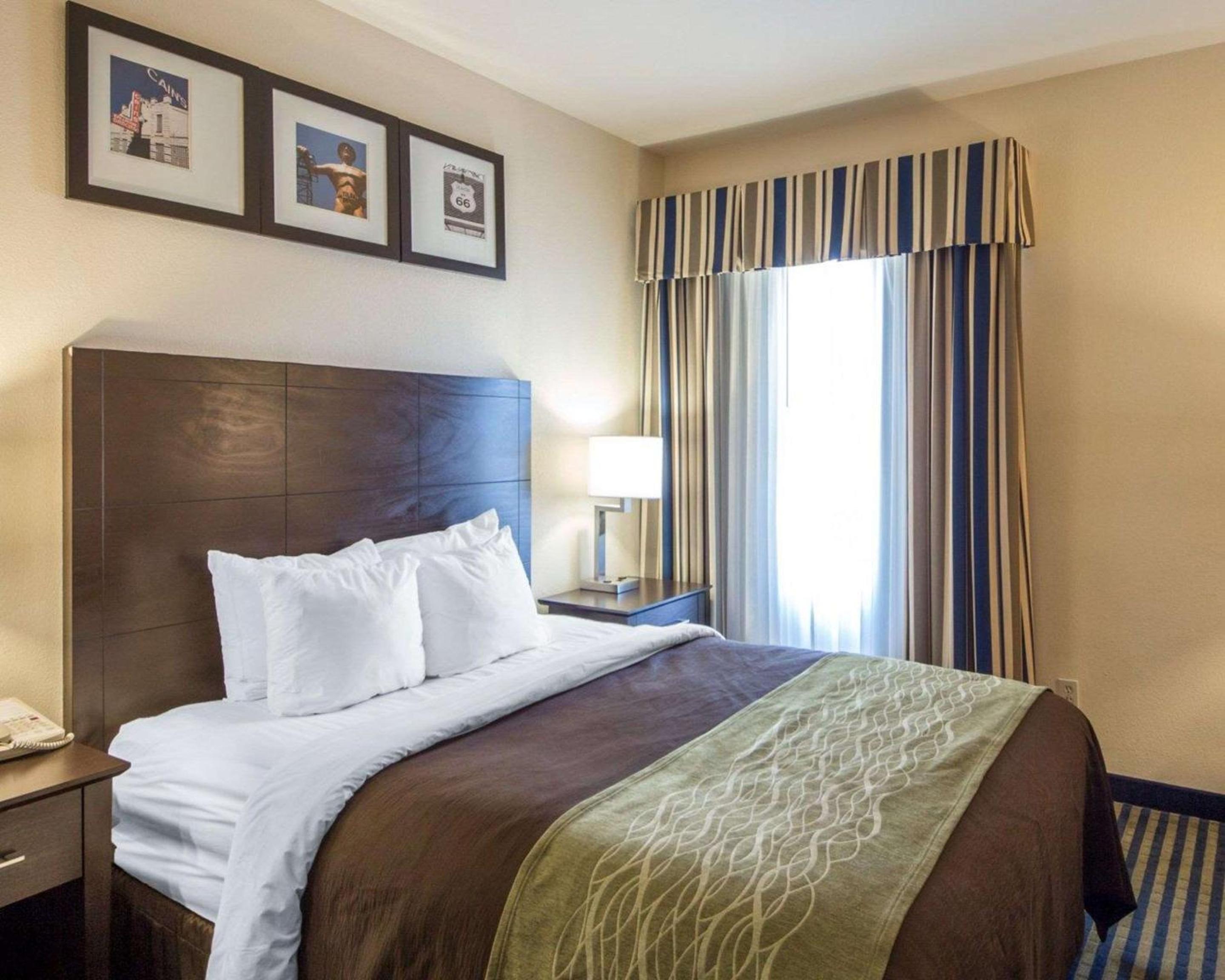 Quality Inn Tulsa-Downtown West view 5