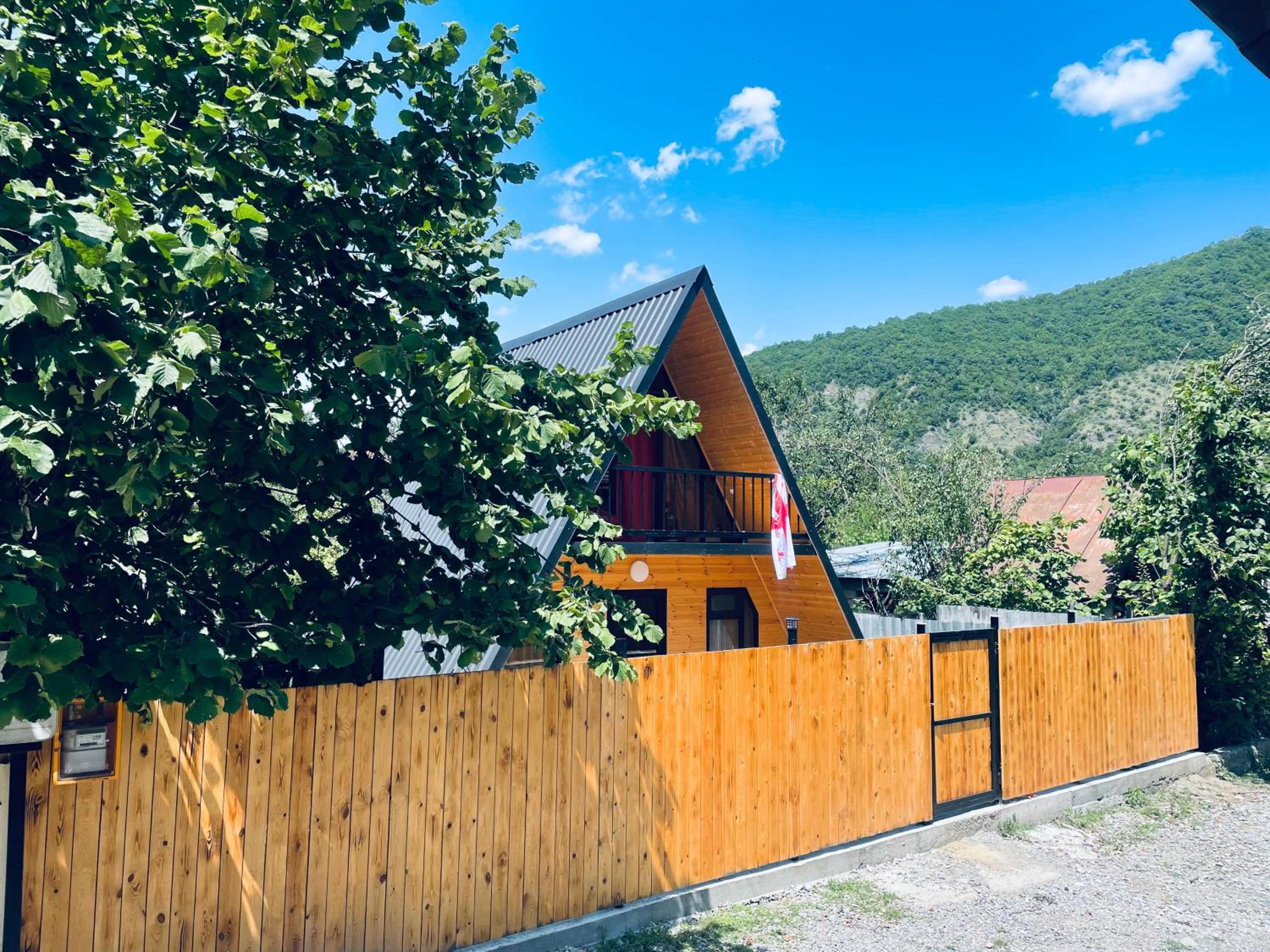 Mountain Cottage - Ananuri