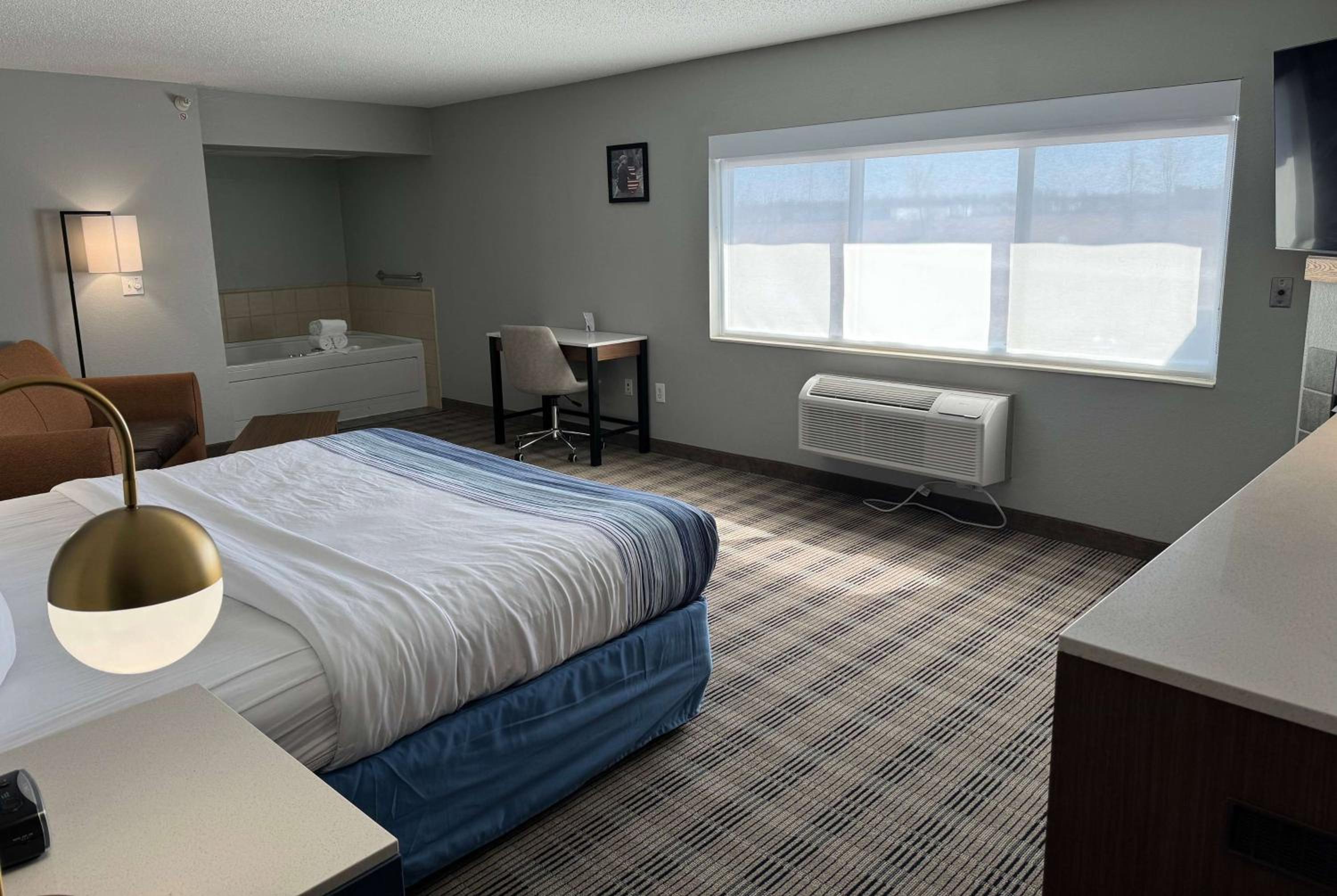 AmericInn by Wyndham Shakopee Near Canterbury Park - Property Image 12