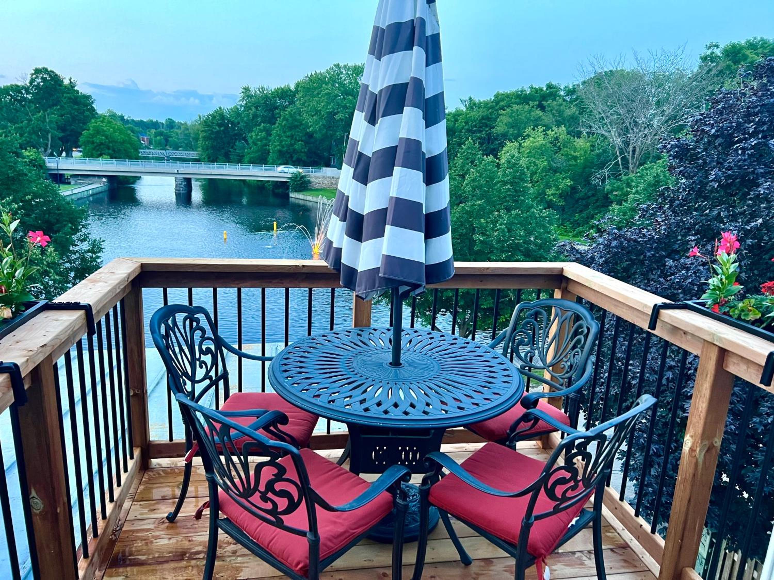 Deluxe Loft - Amazing Terrace with Stunning Water View