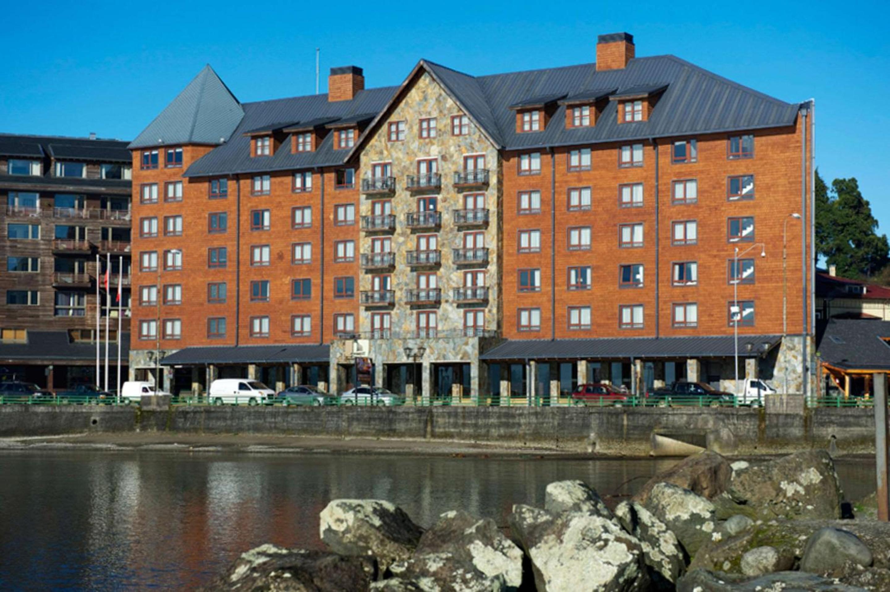 Hotel Radisson Hotel Puerto Varas - Image 1