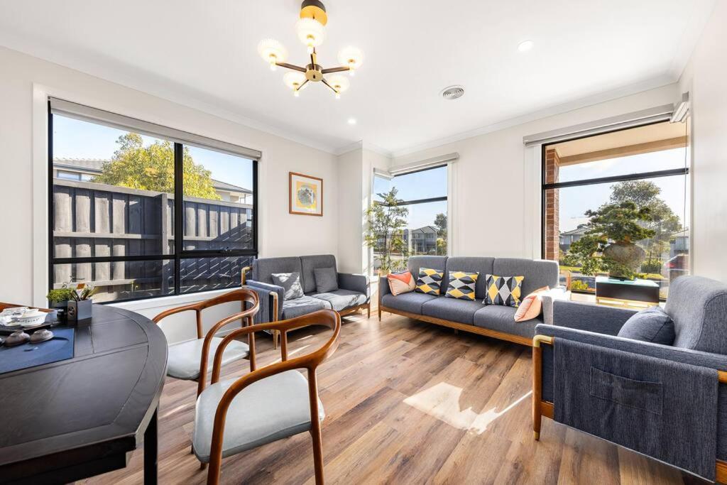 Entire Luxury House In Wantirna South