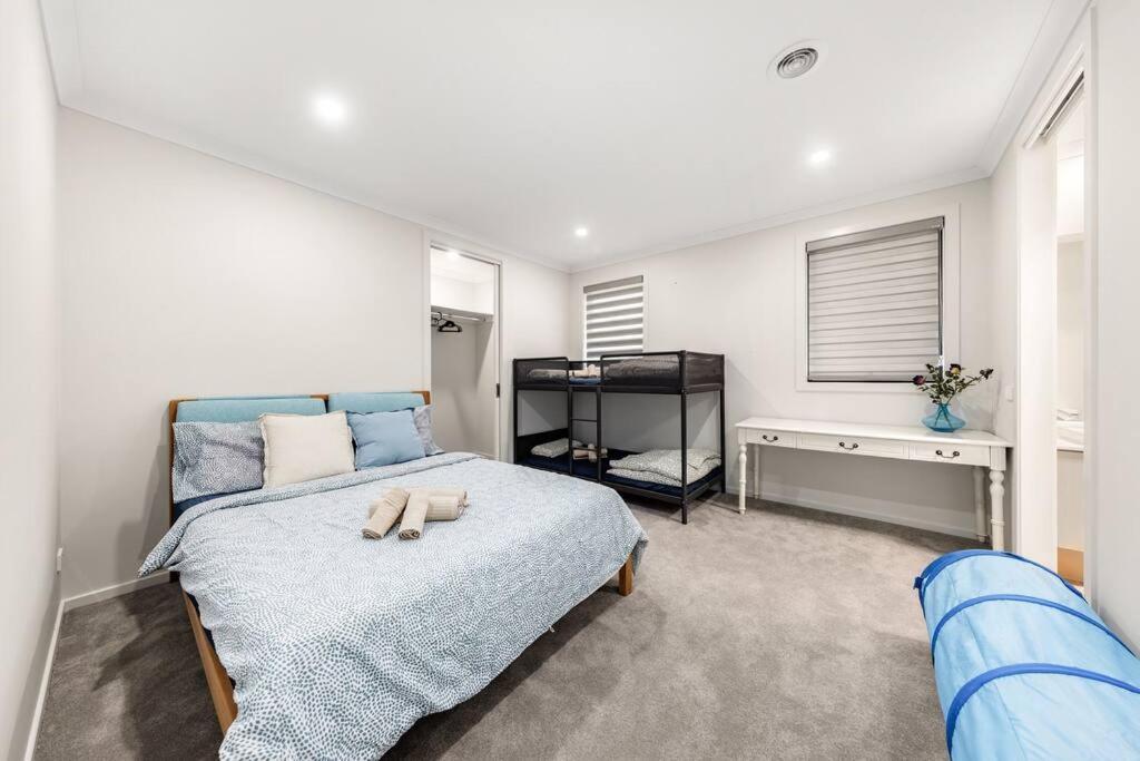 Entire Luxury House In Wantirna South