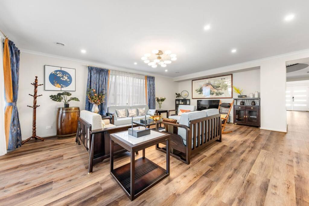 Entire Luxury House In Wantirna South