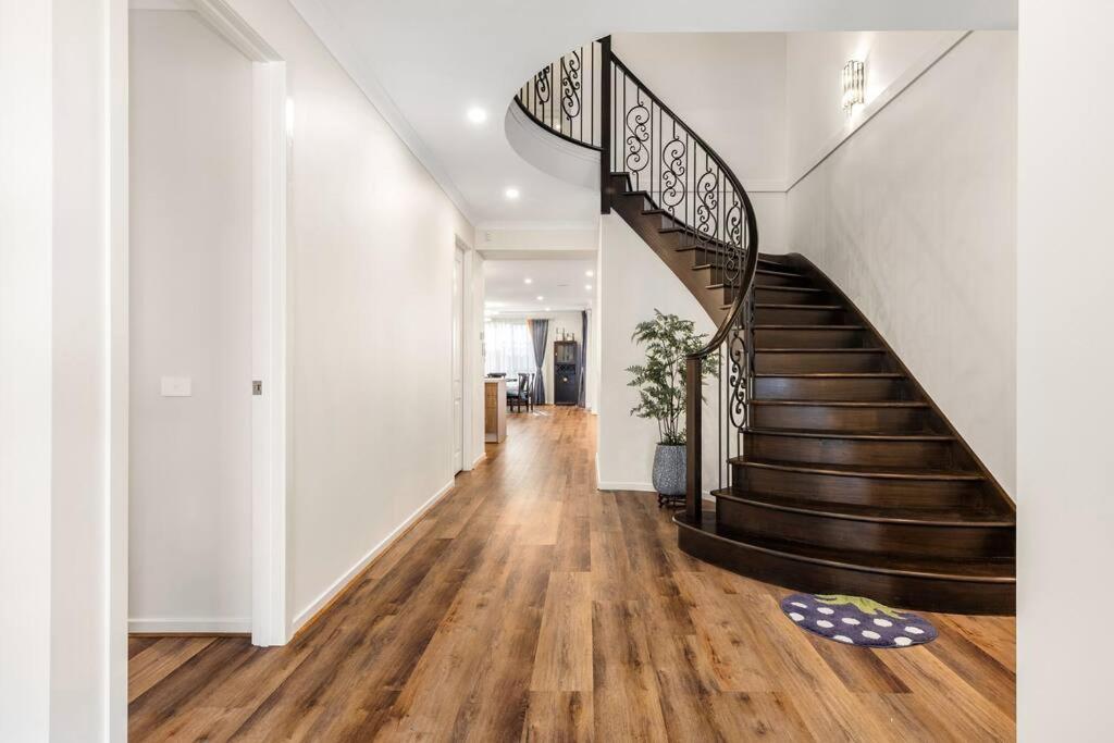 Entire Luxury House In Wantirna South