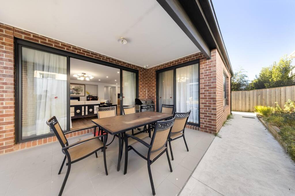 Entire Luxury House In Wantirna South