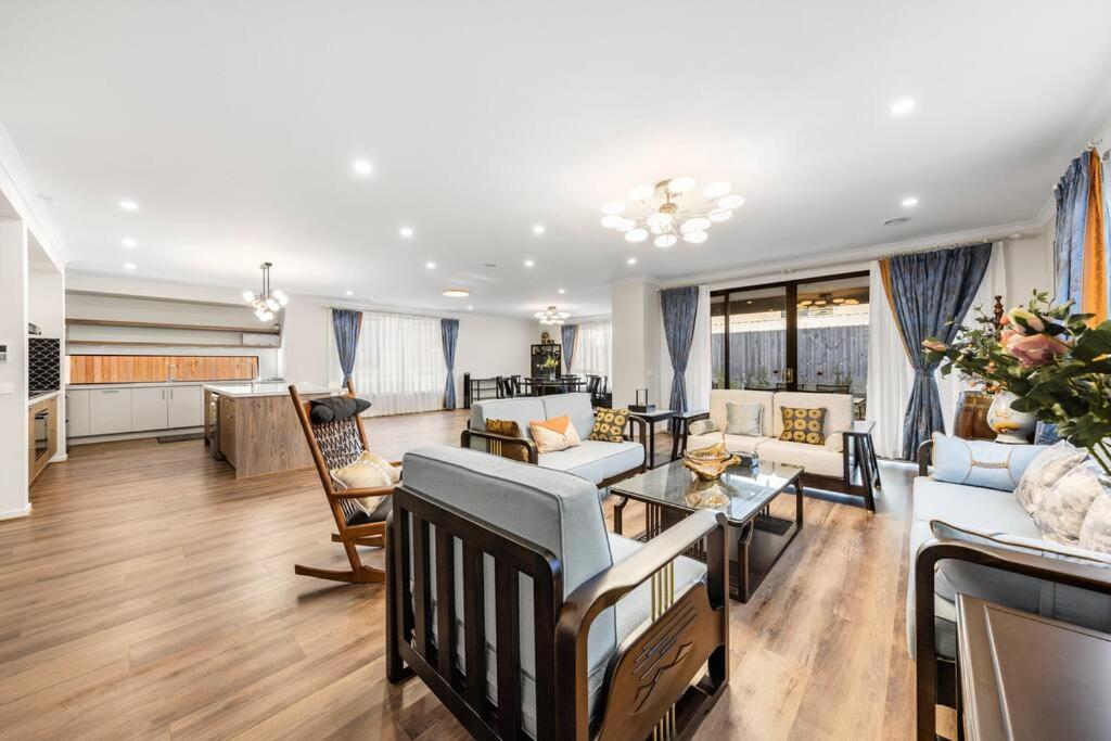 Entire Luxury House In Wantirna South