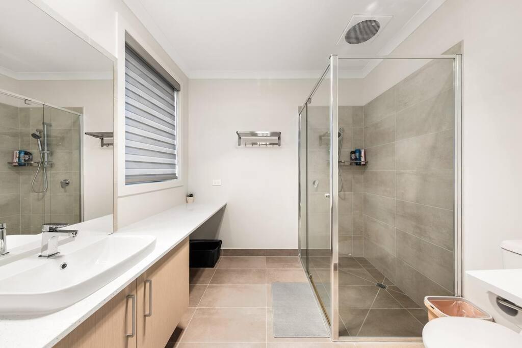 Entire Luxury House In Wantirna South