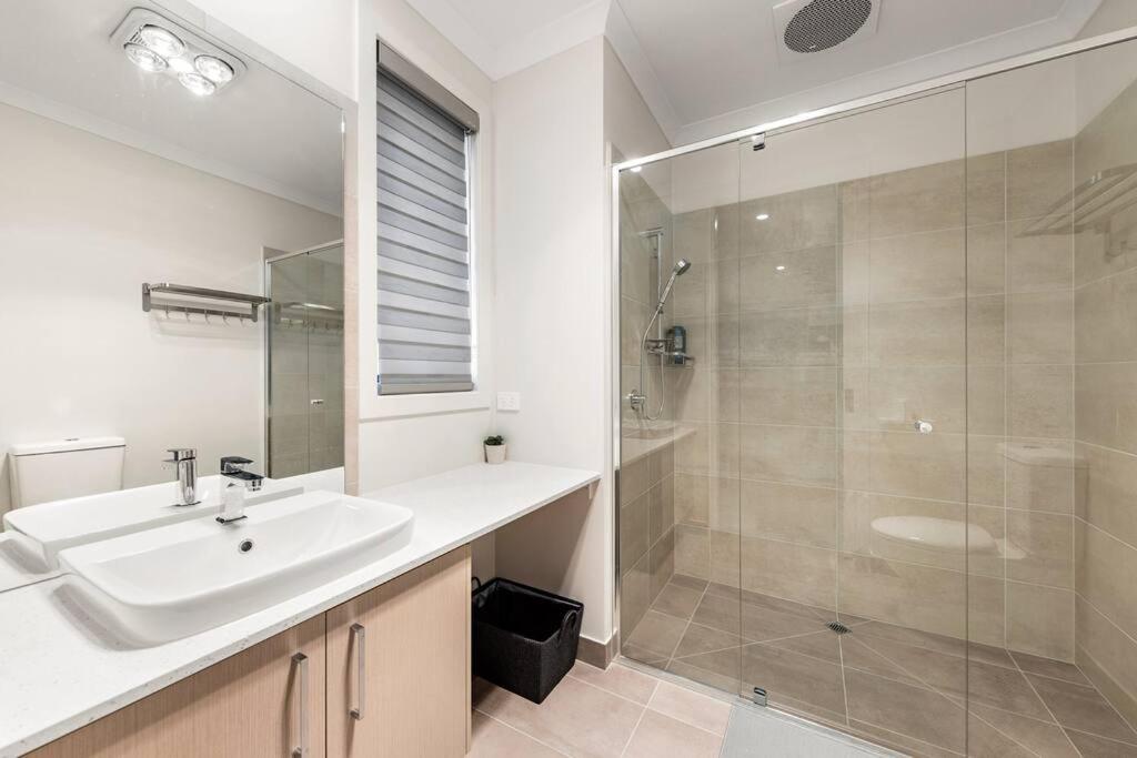 Entire Luxury House In Wantirna South