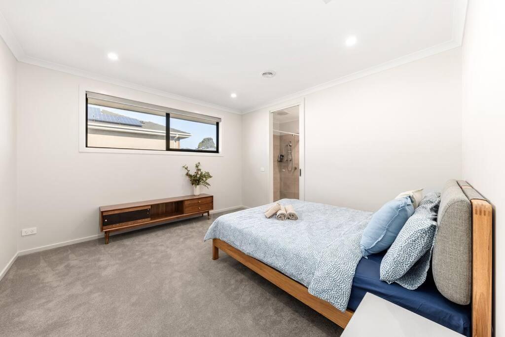 Entire Luxury House In Wantirna South