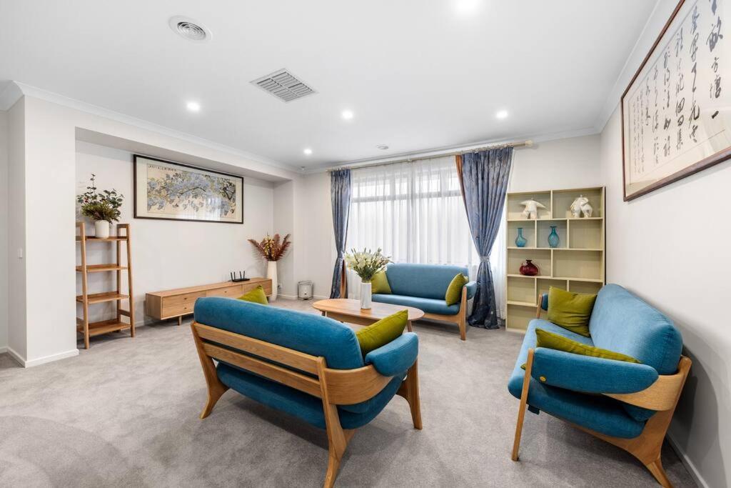 Entire Luxury House In Wantirna South