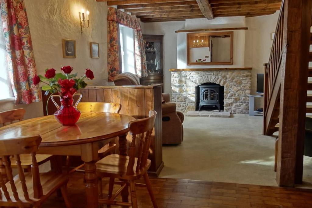 Little Thatch Cottage - Cerne Abbas, Dorset view 4