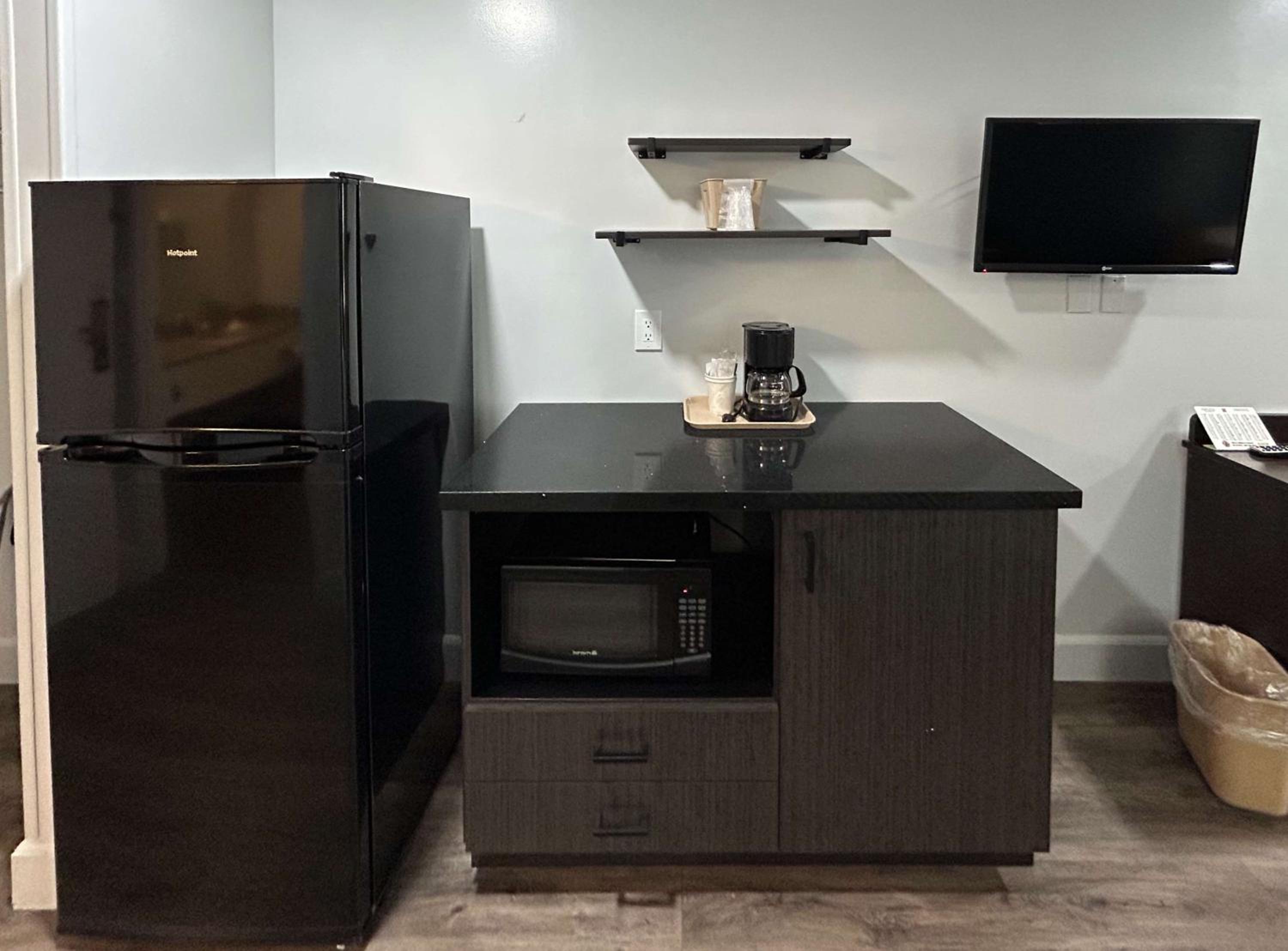 Studio 6 Suites Hesperia CA West Main Street I 15 view 4