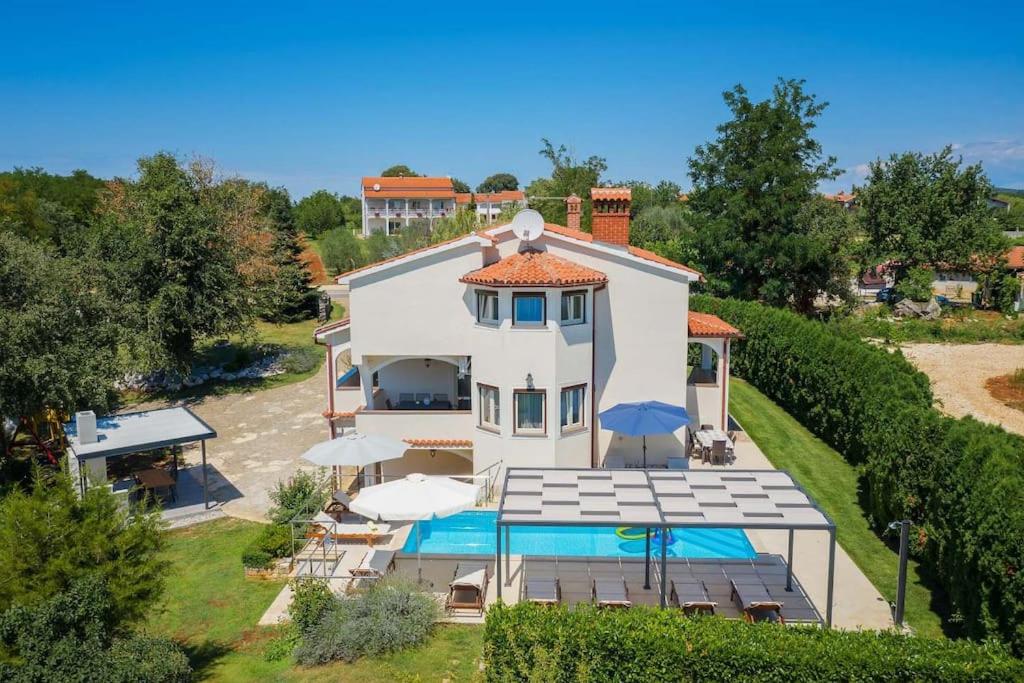 Villa Eufemia by Briskva