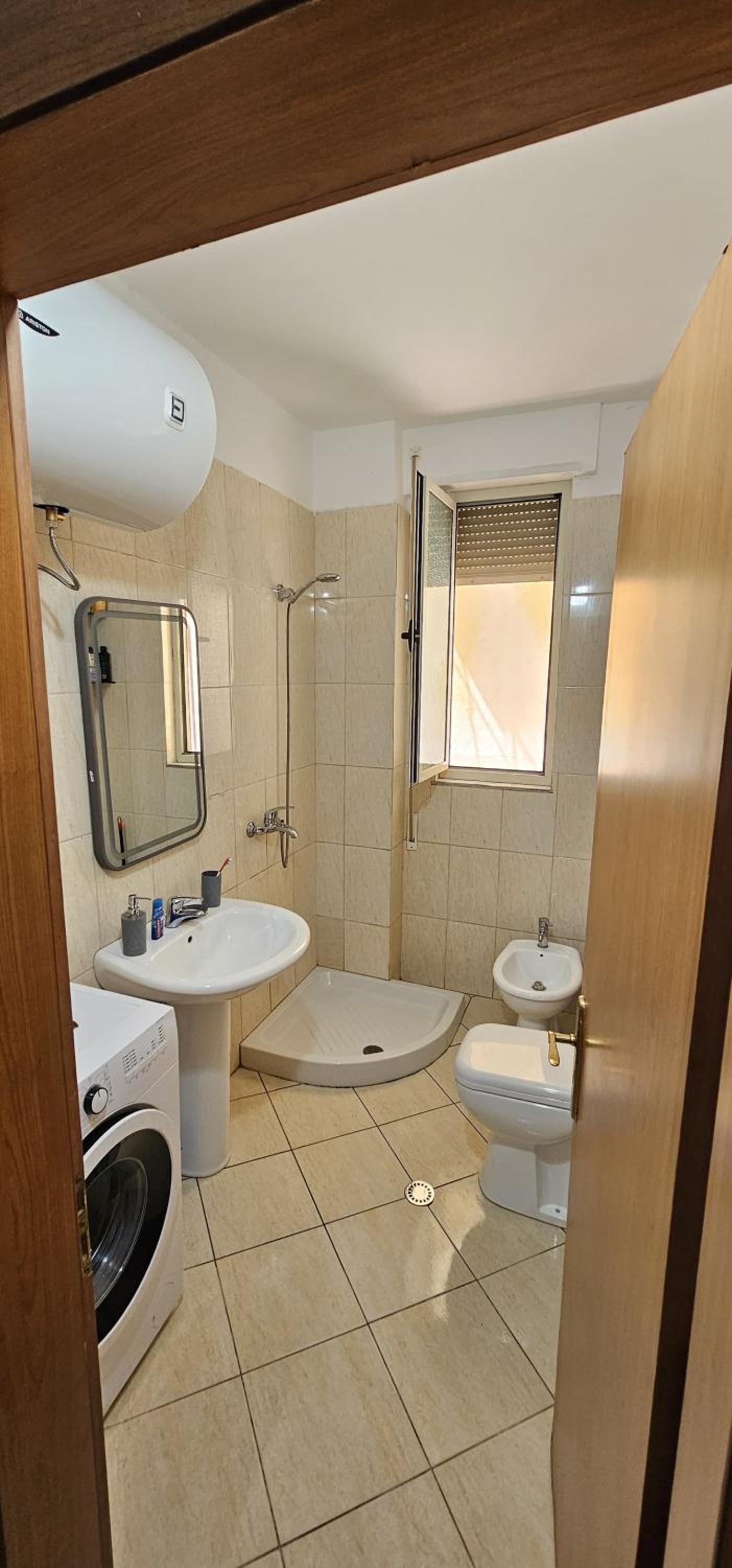 Enri Golem Apartament