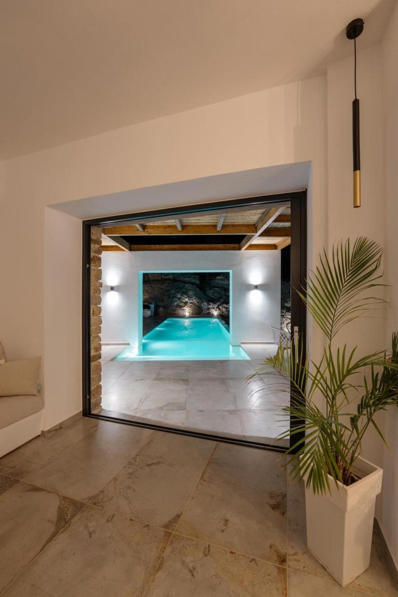 Mikri Sorriso - Beach Villa - pool & Jacuzzi view 2