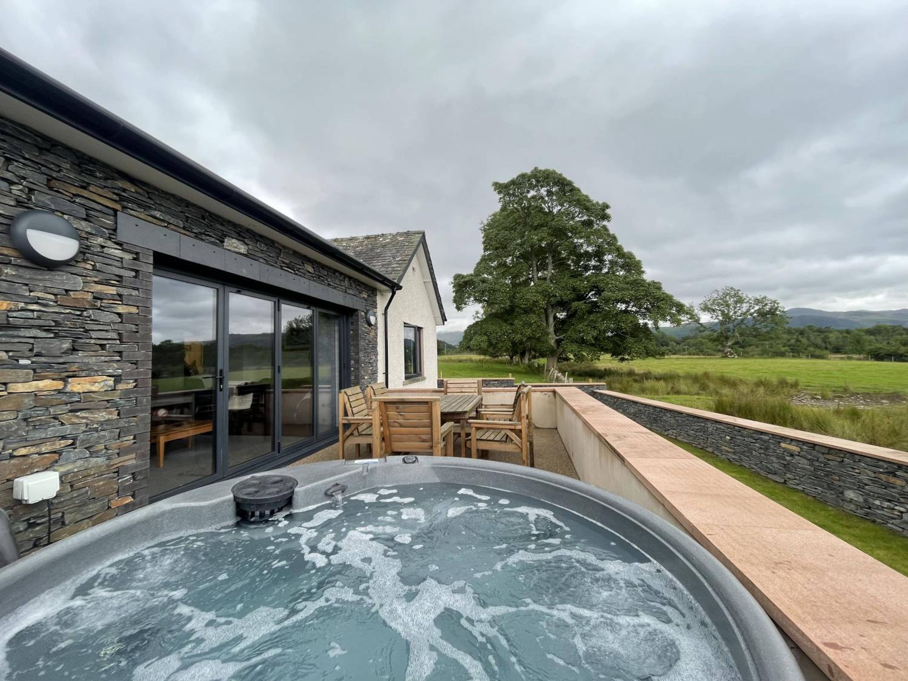 Langrigg Cottage HOT TUB HIRE AVAILABLE