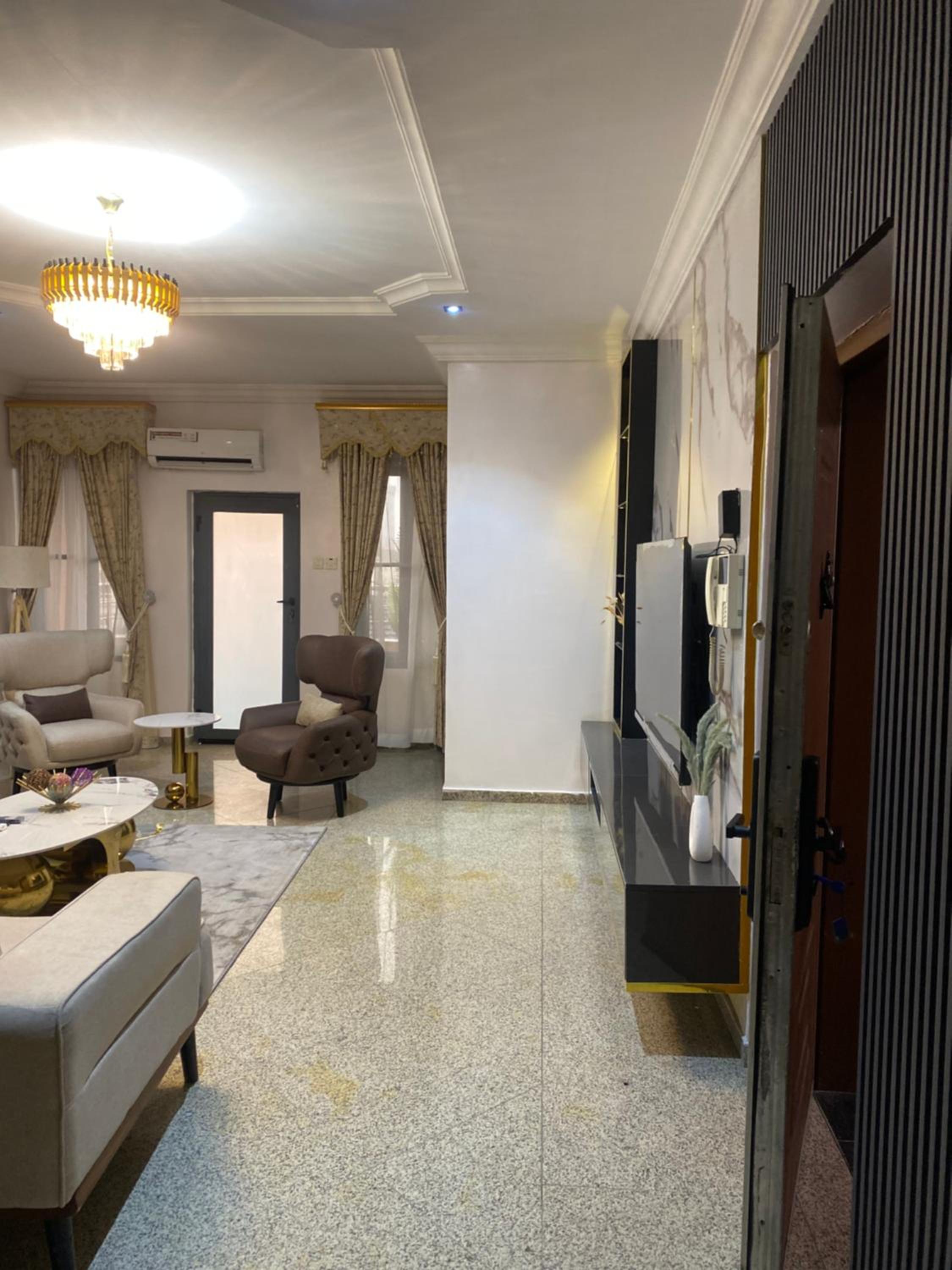 Super luxurious 3 bedroom apartment with pool in Oniru estate, VI view 4