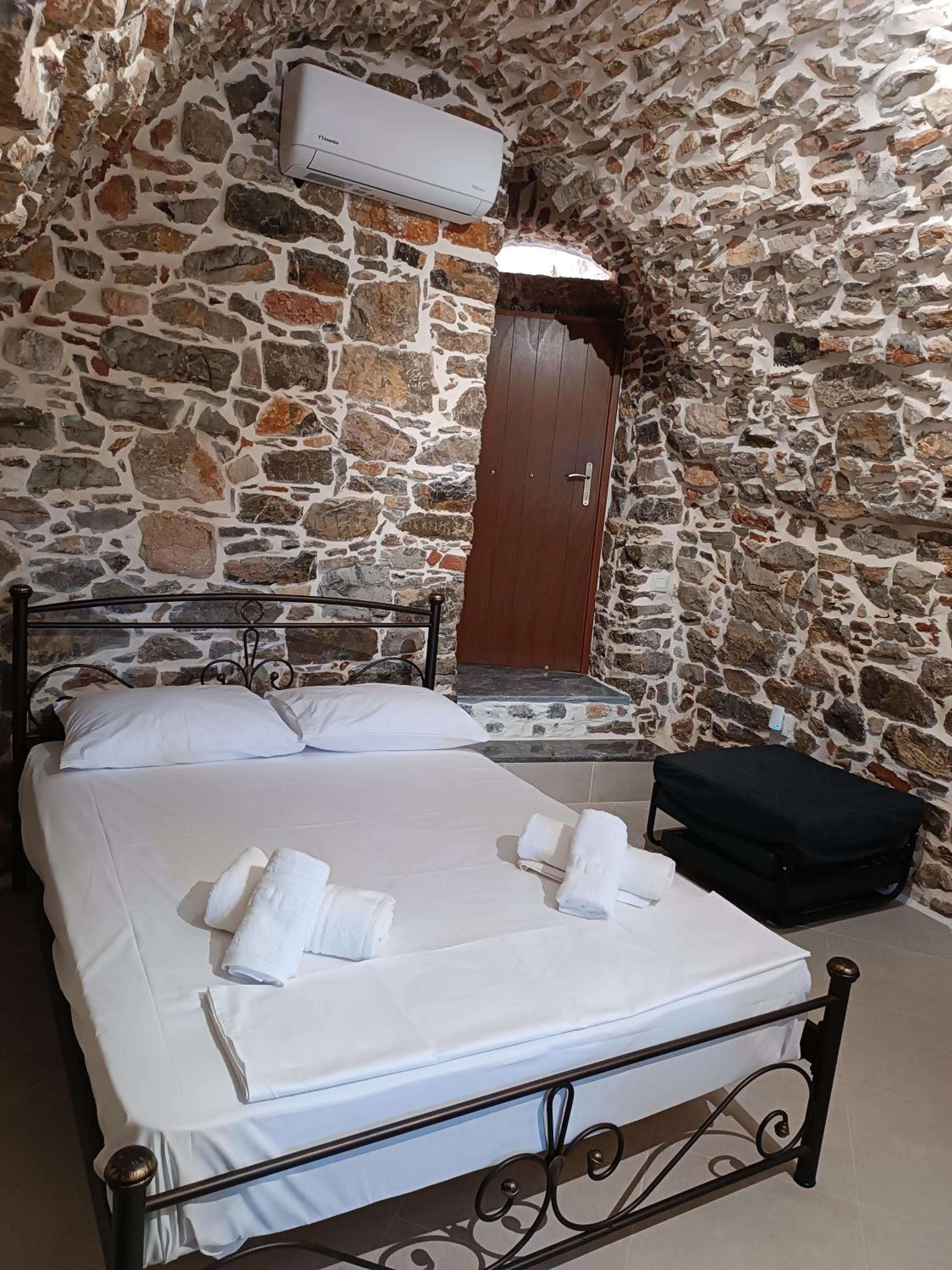 Vlychos Olympi Lodges - Chios Cozy Getaways