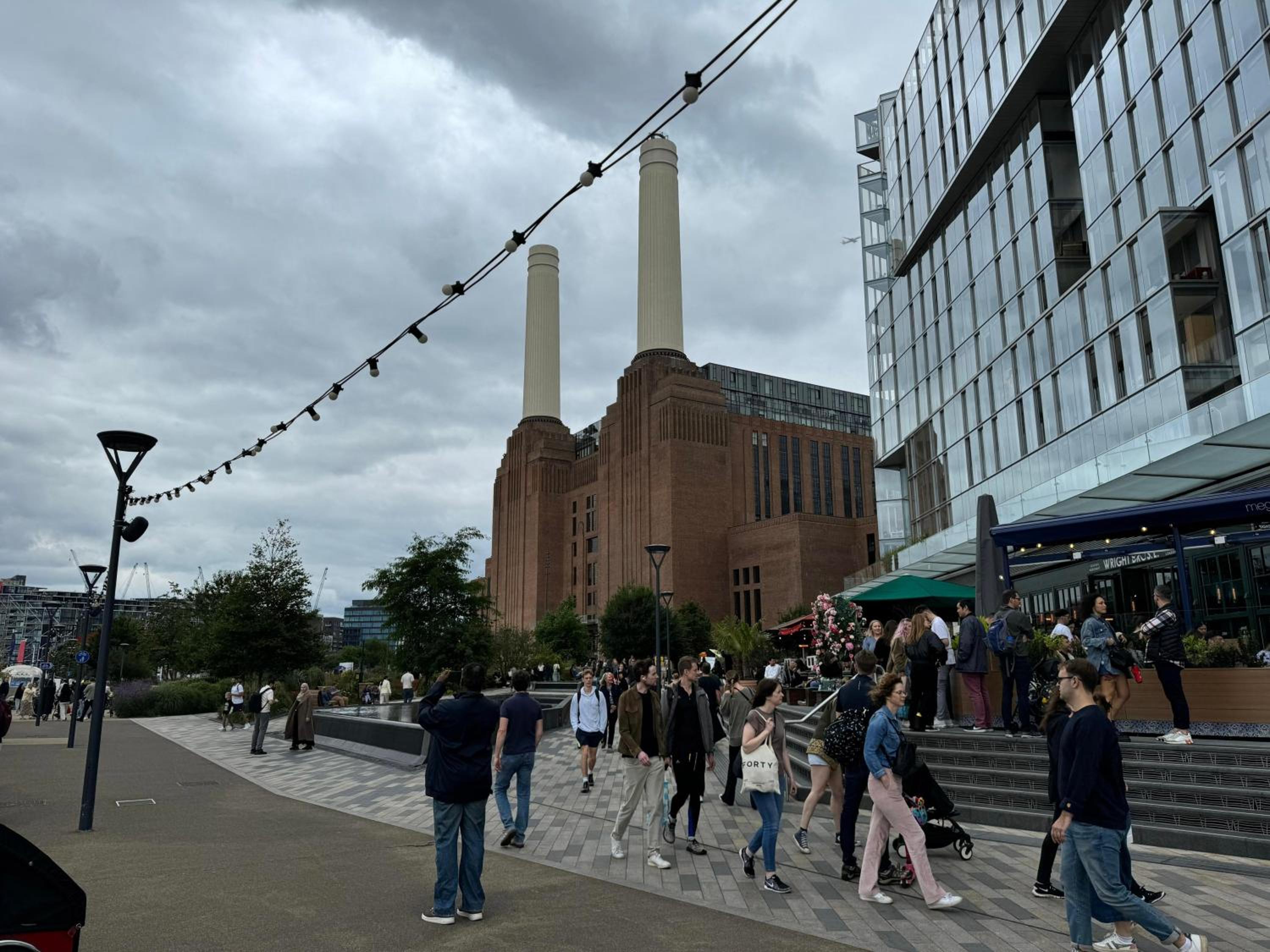 Modern 2 Bed Battersea Power Station