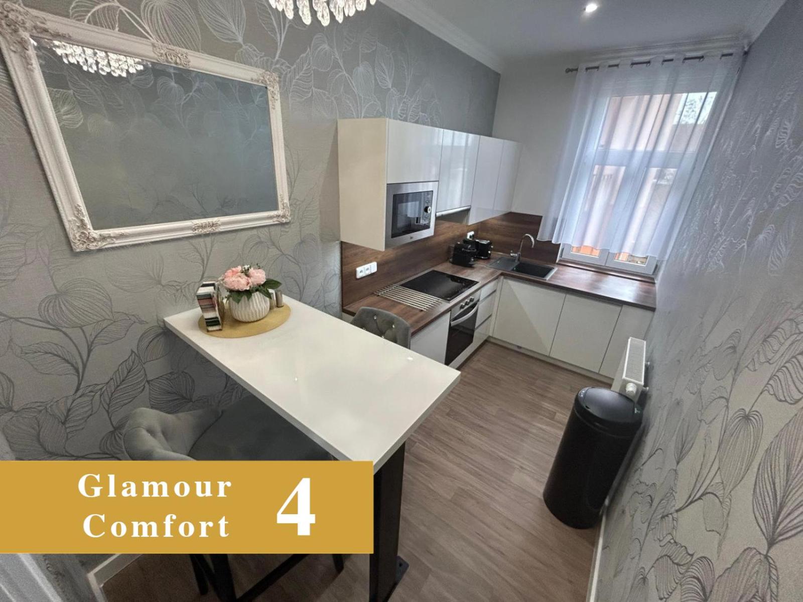 EFIPA Glamour Apartments