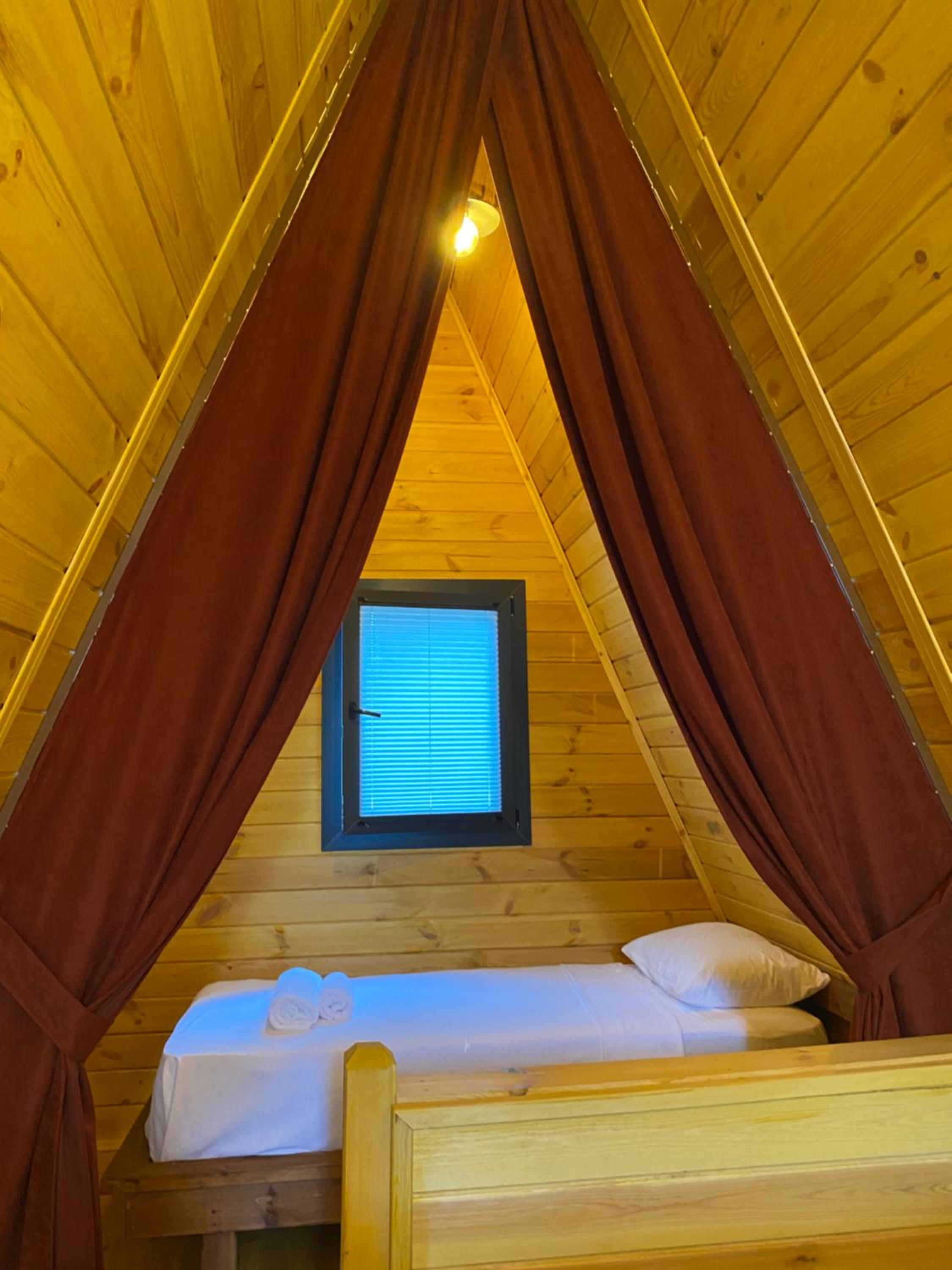 Dirvana suit bungalov