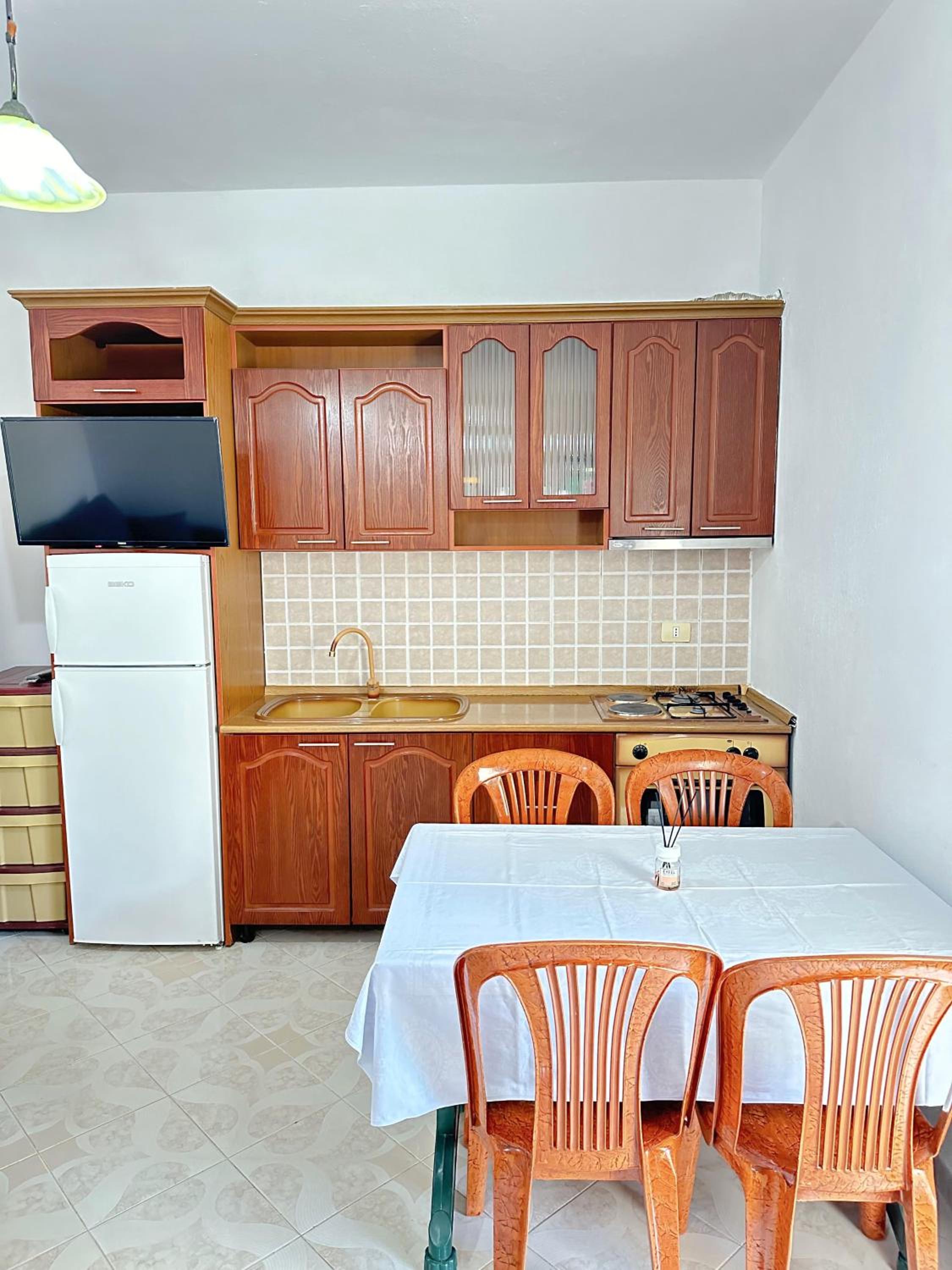 E Apartment